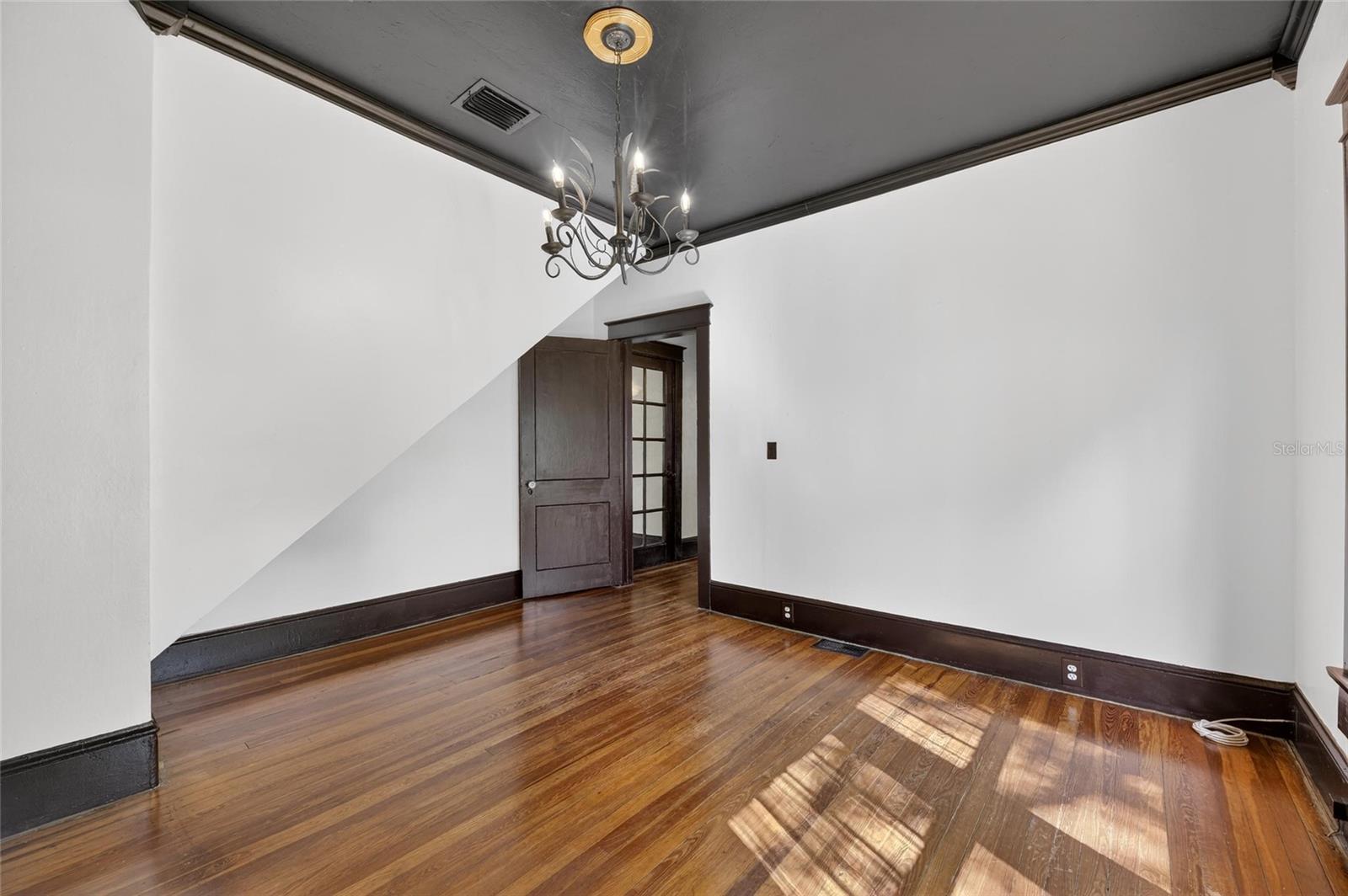 810 W RIVER HEIGHTS AVE, TAMPA, FL, 33603