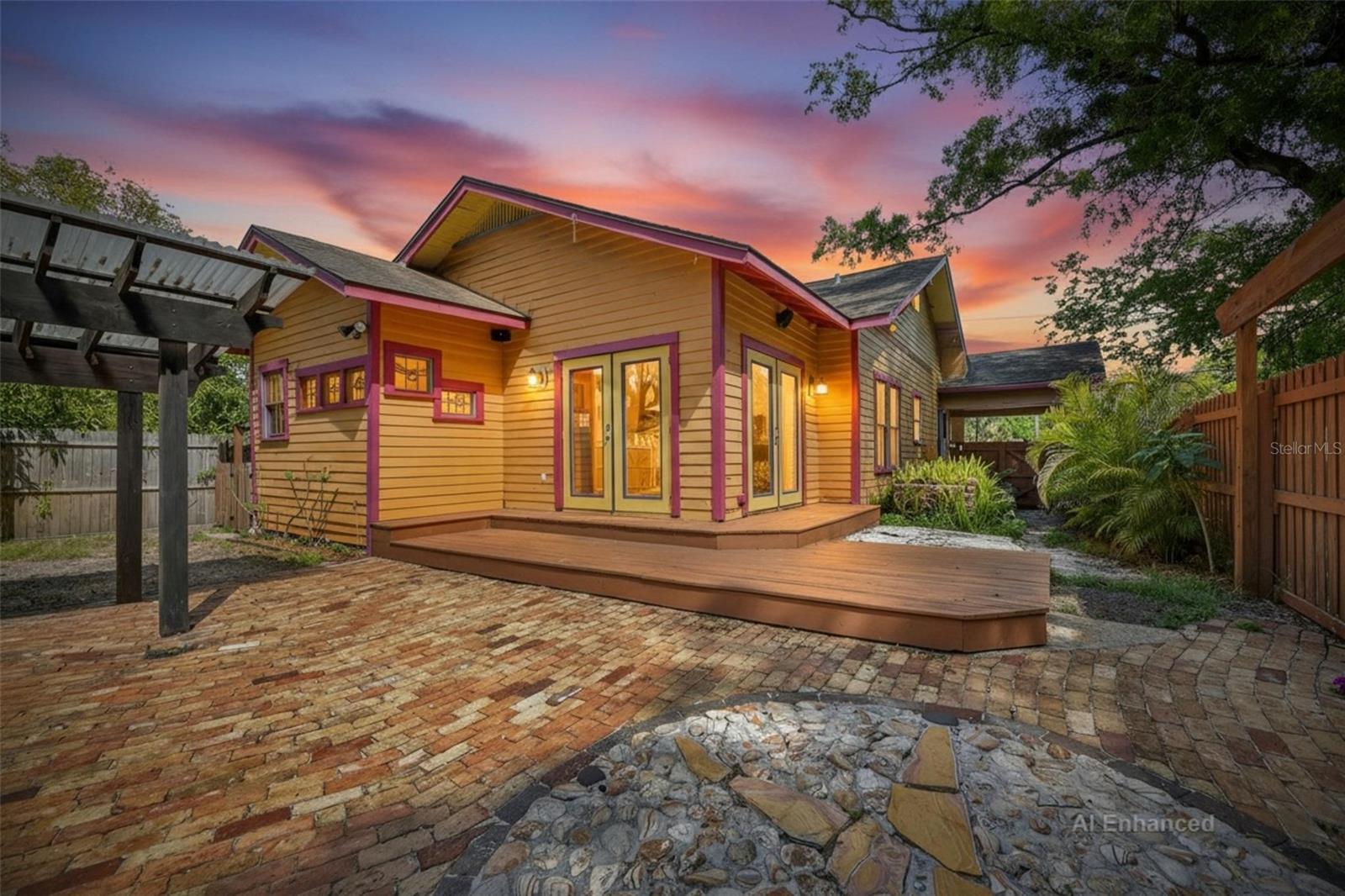 810 W RIVER HEIGHTS AVE, TAMPA, FL, 33603