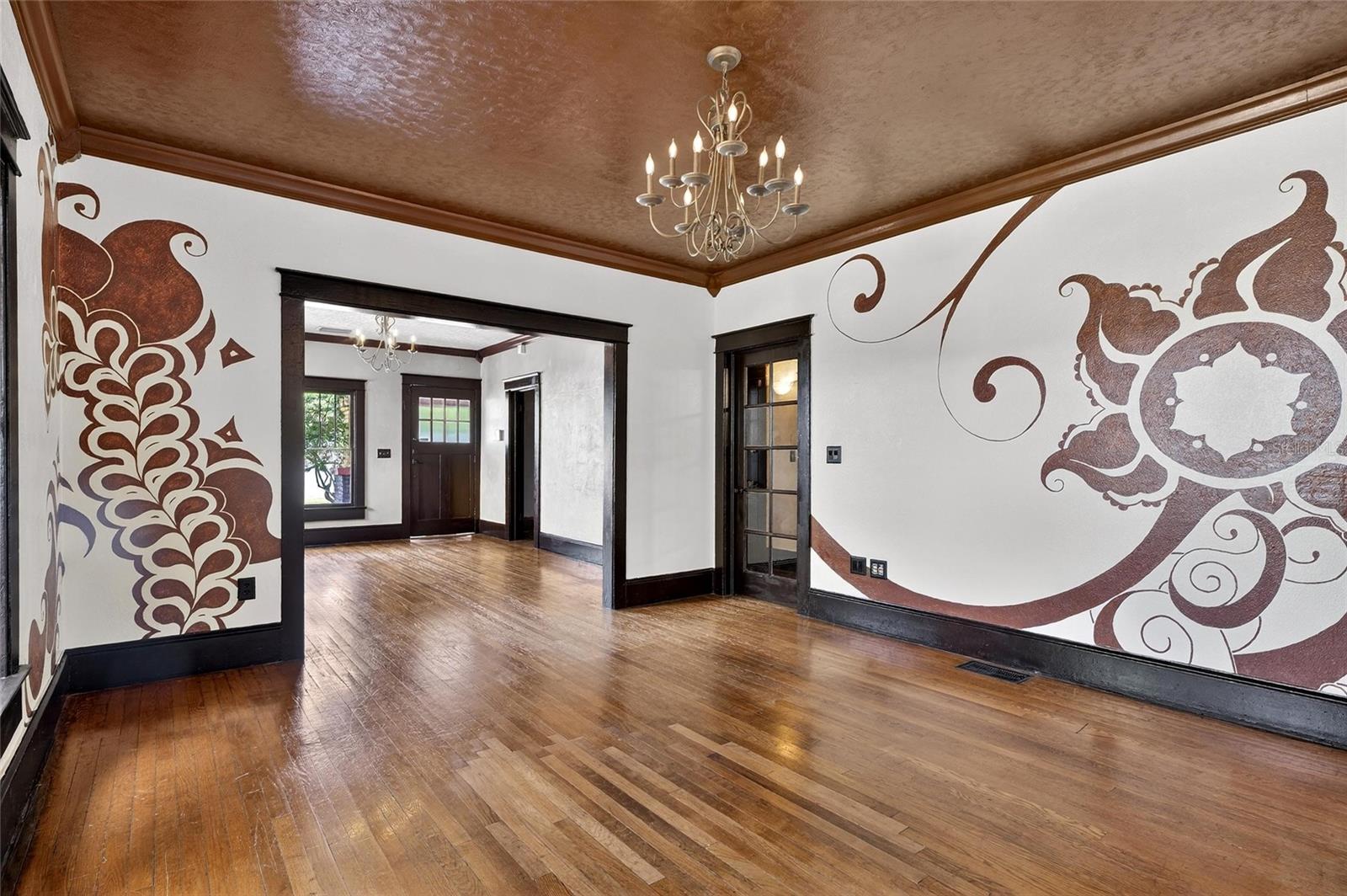 810 W RIVER HEIGHTS AVE, TAMPA, FL, 33603