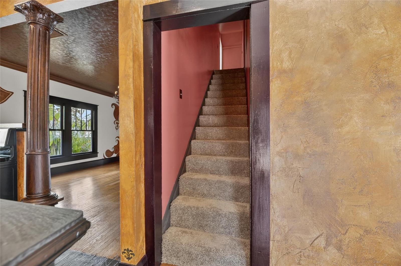 810 W RIVER HEIGHTS AVE, TAMPA, FL, 33603