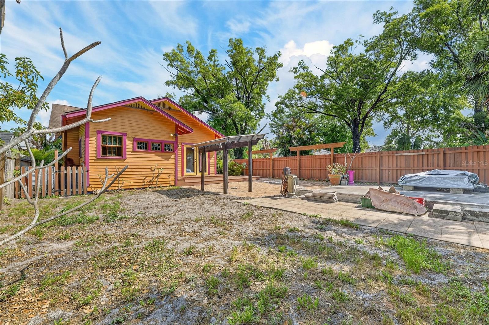 810 W RIVER HEIGHTS AVE, TAMPA, FL, 33603