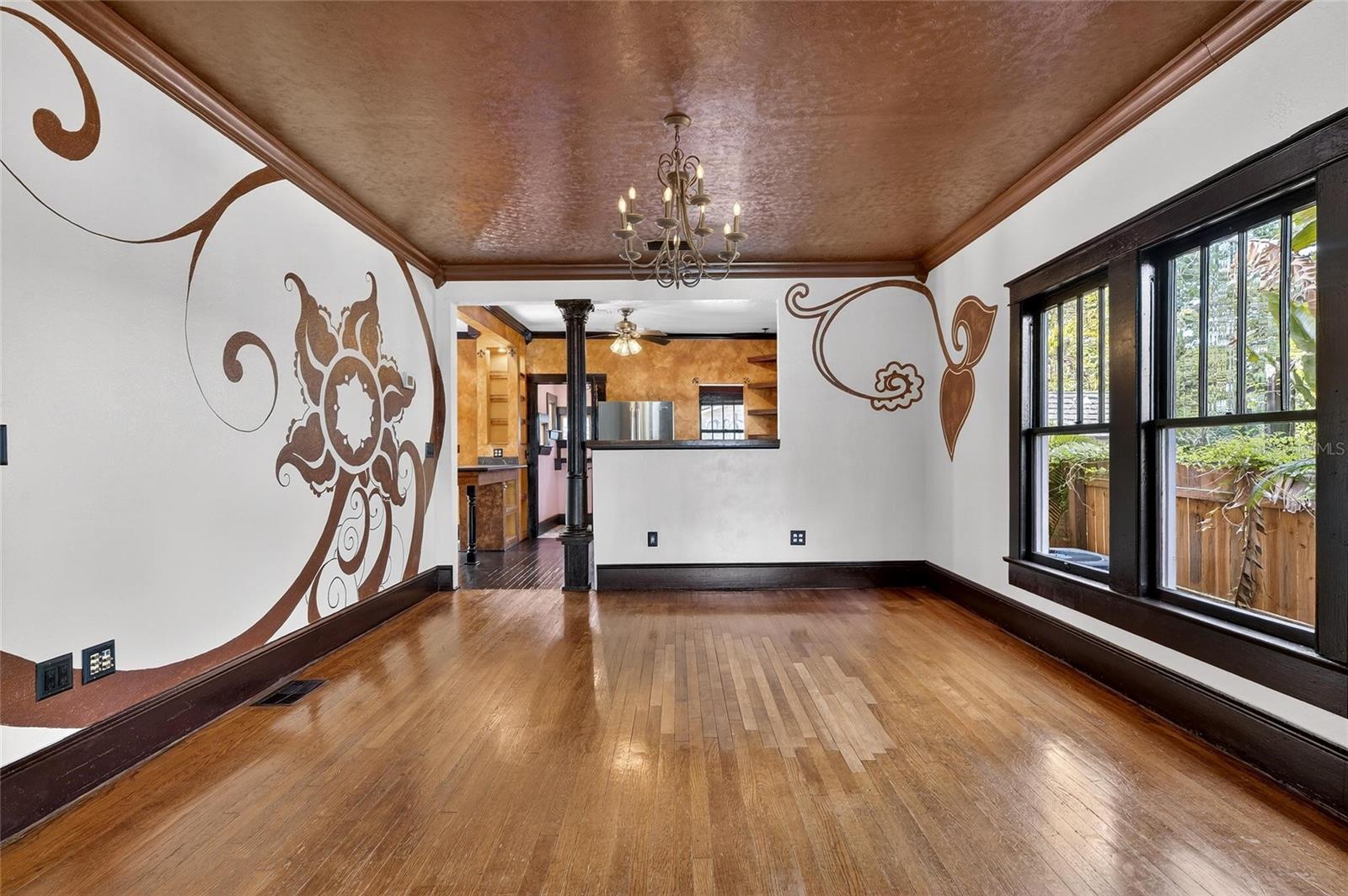 810 W RIVER HEIGHTS AVE, TAMPA, FL, 33603