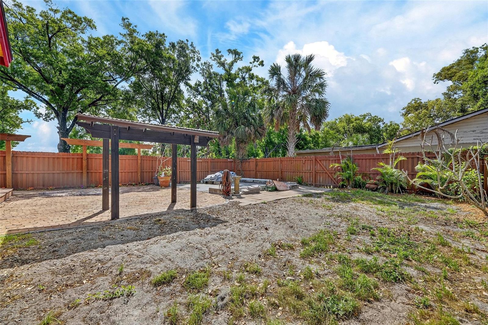 810 W RIVER HEIGHTS AVE, TAMPA, FL, 33603