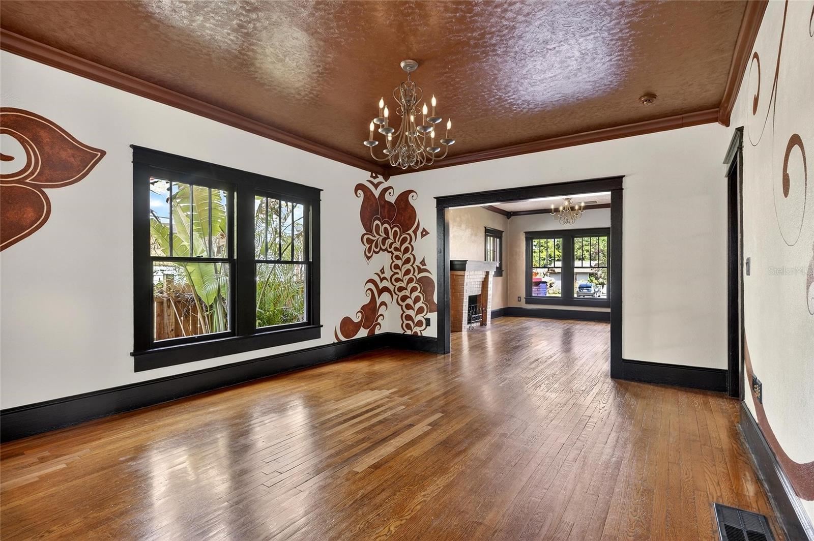 810 W RIVER HEIGHTS AVE, TAMPA, FL, 33603