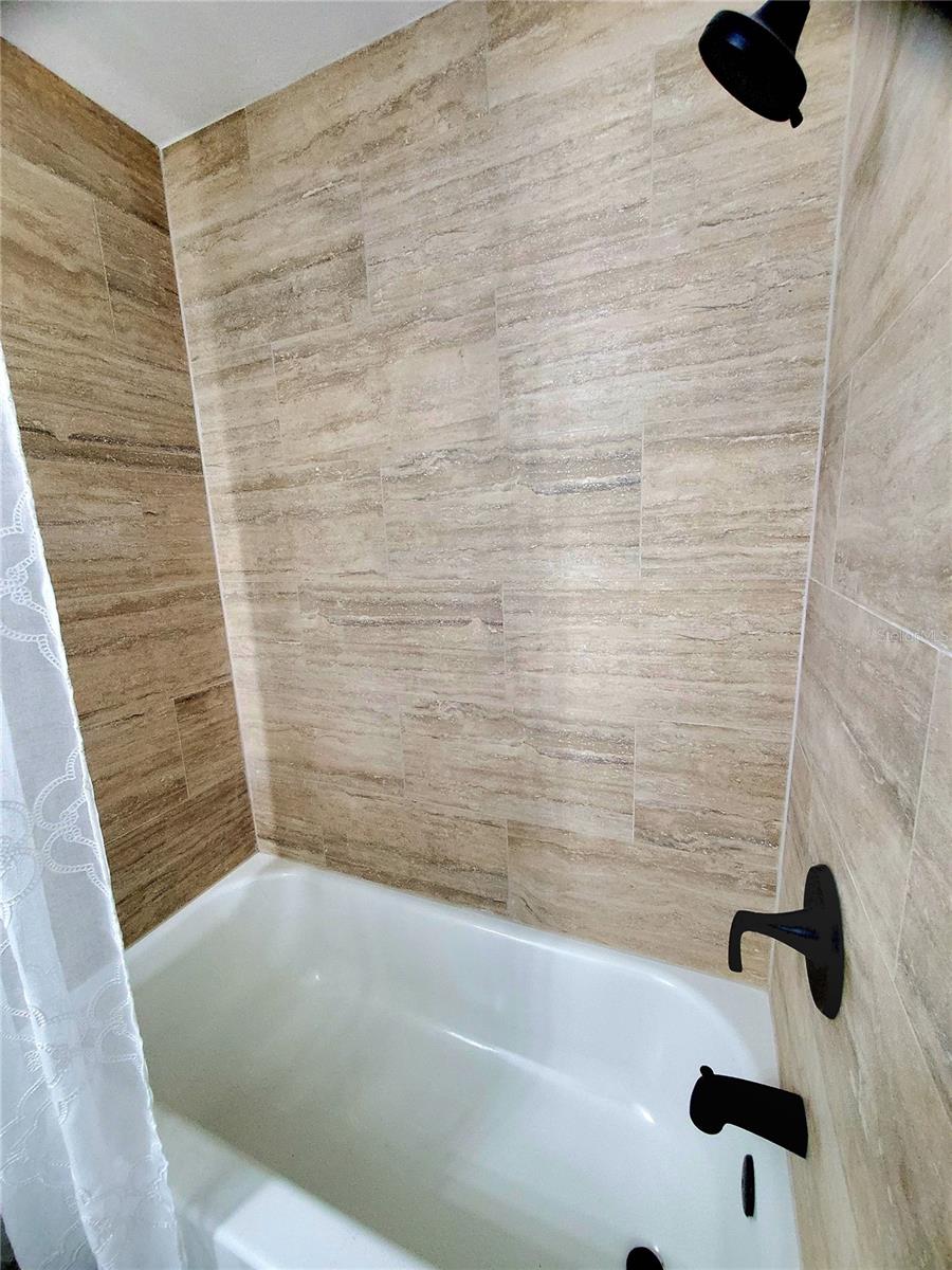 1637 CALEDONIA DR, PALM HARBOR, FL, 34684