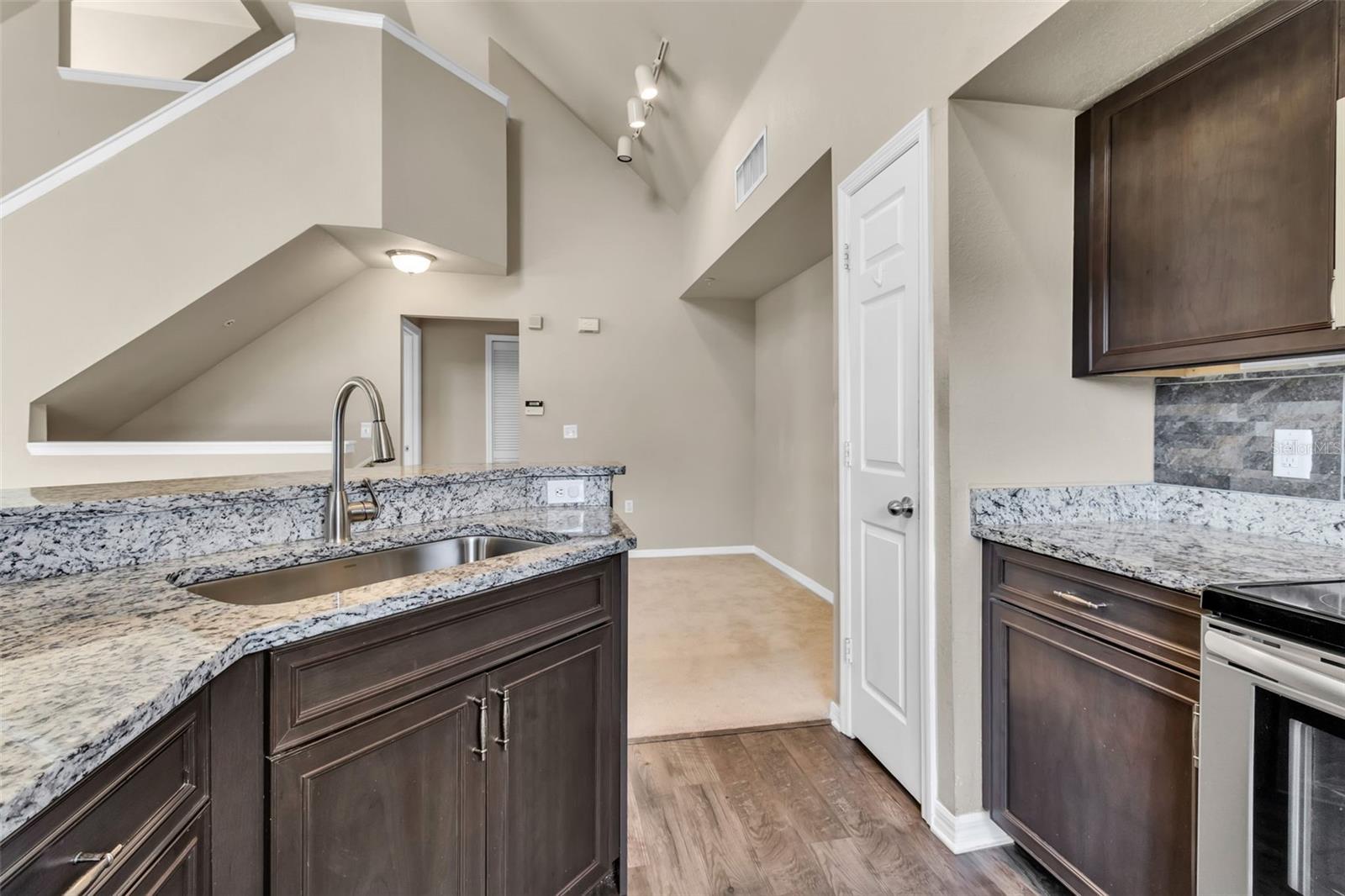 5511 ROSEHILL RD #203, SARASOTA, FL, 34233