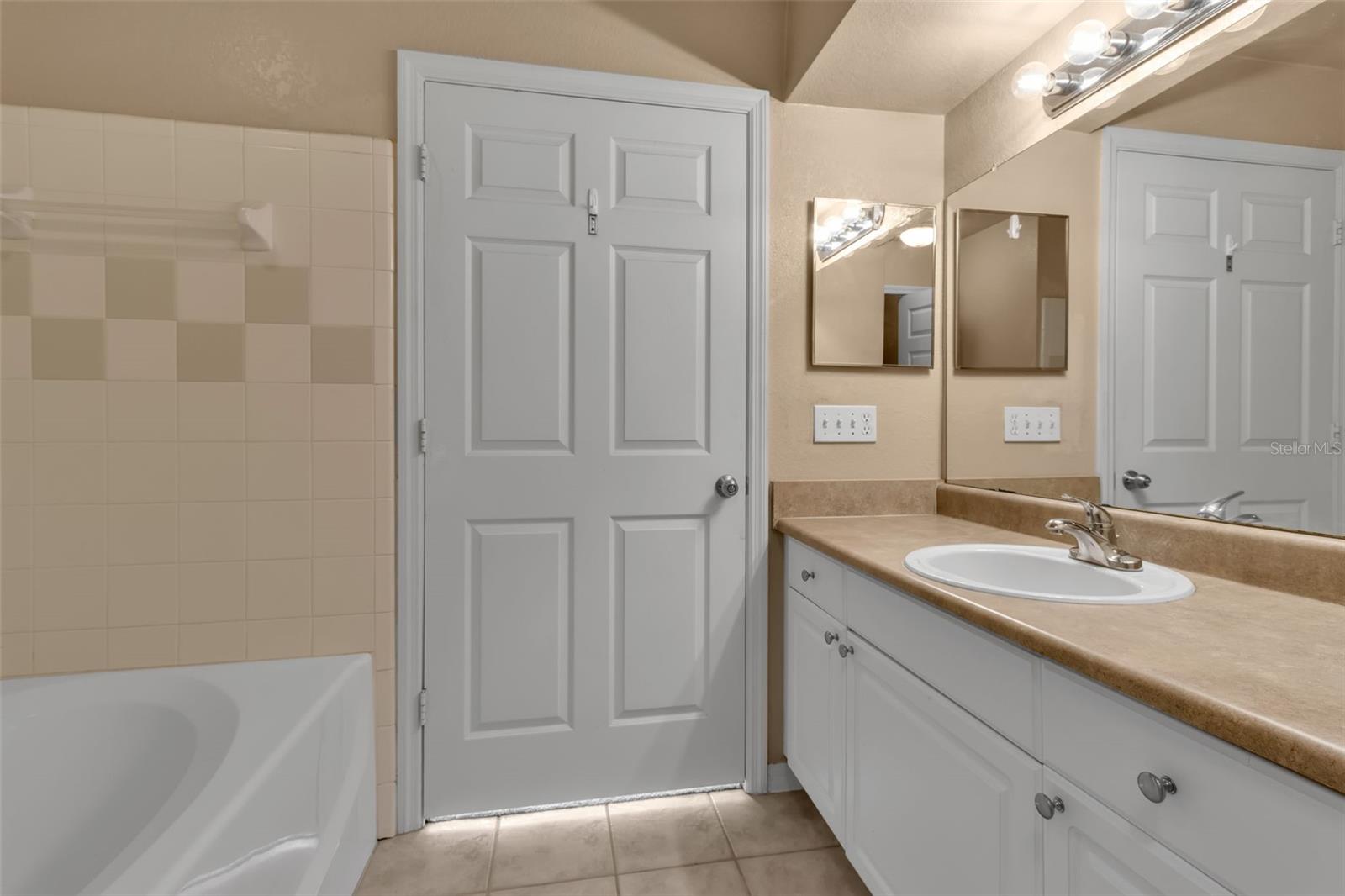 5511 ROSEHILL RD #203, SARASOTA, FL, 34233