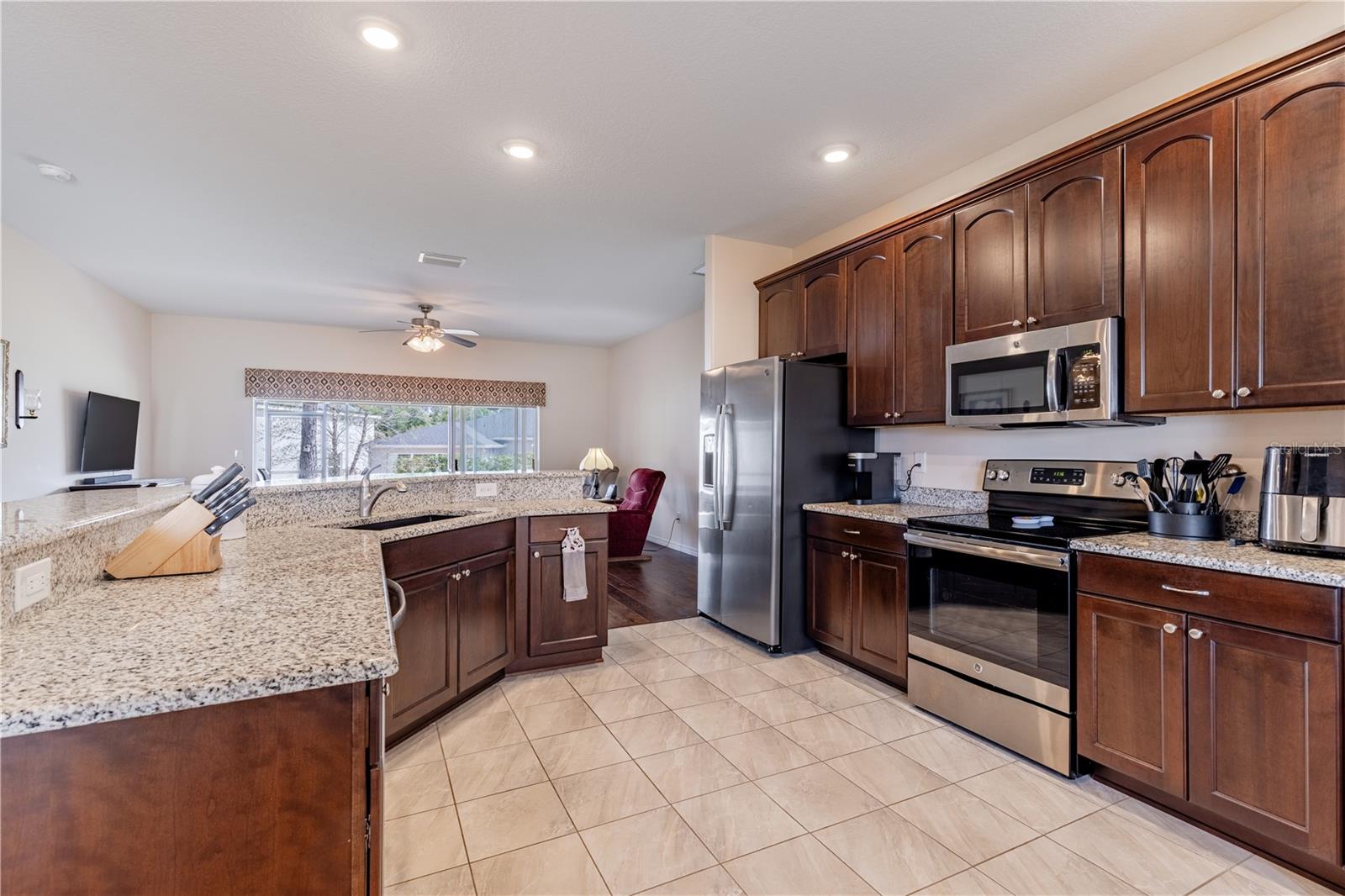 27118 ROANOKE DR, LEESBURG, FL, 34748