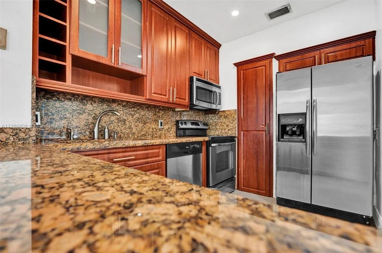437 SWAN AVE, MIAMI, FL, 33166