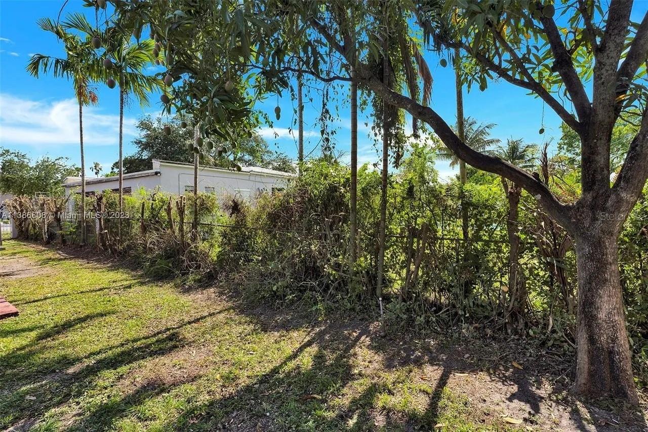 437 SWAN AVE, MIAMI, FL, 33166