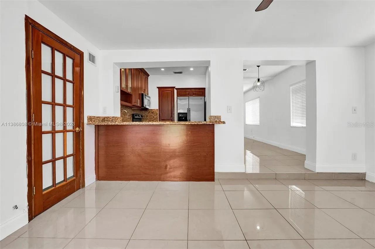 437 SWAN AVE, MIAMI, FL, 33166