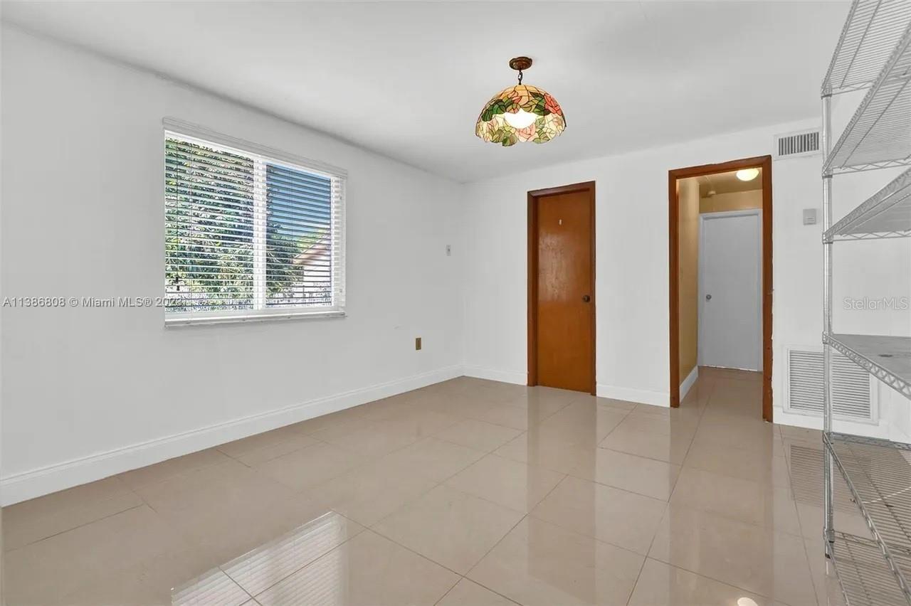 437 SWAN AVE, MIAMI, FL, 33166