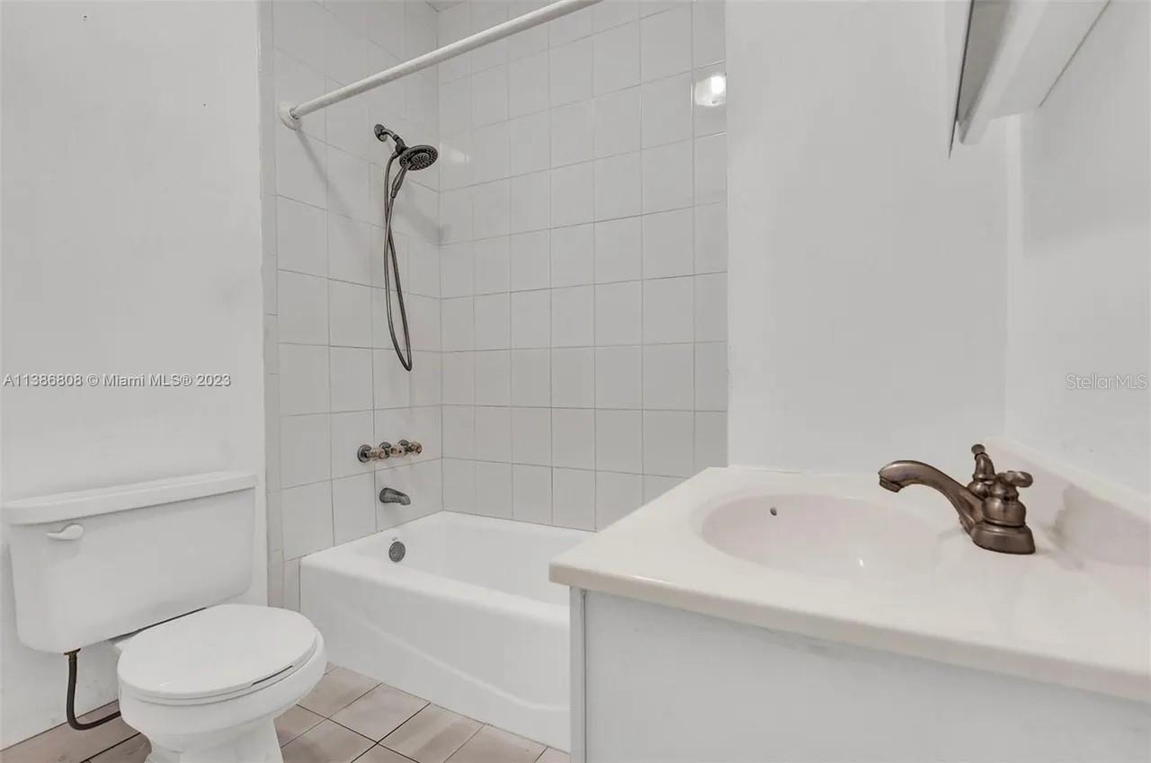 437 SWAN AVE, MIAMI, FL, 33166