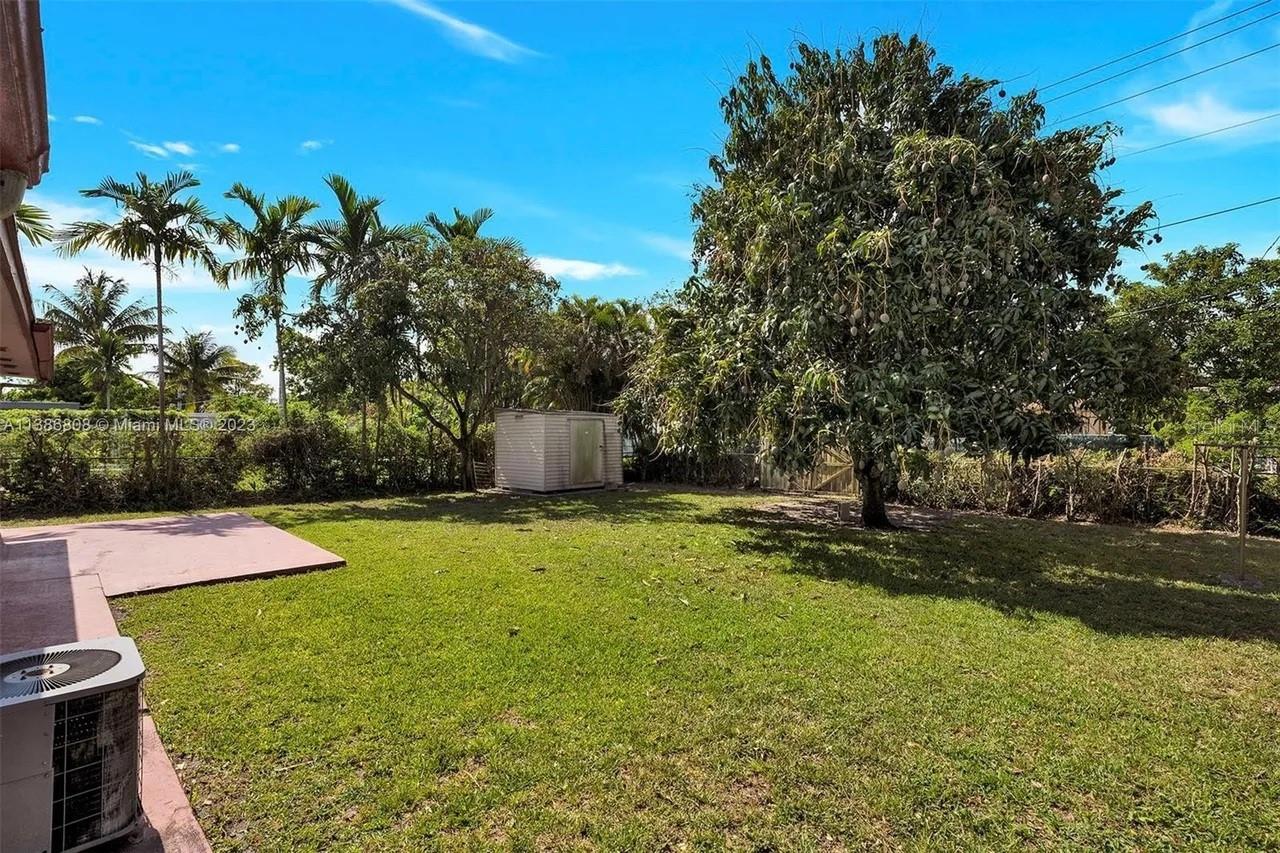 437 SWAN AVE, MIAMI, FL, 33166