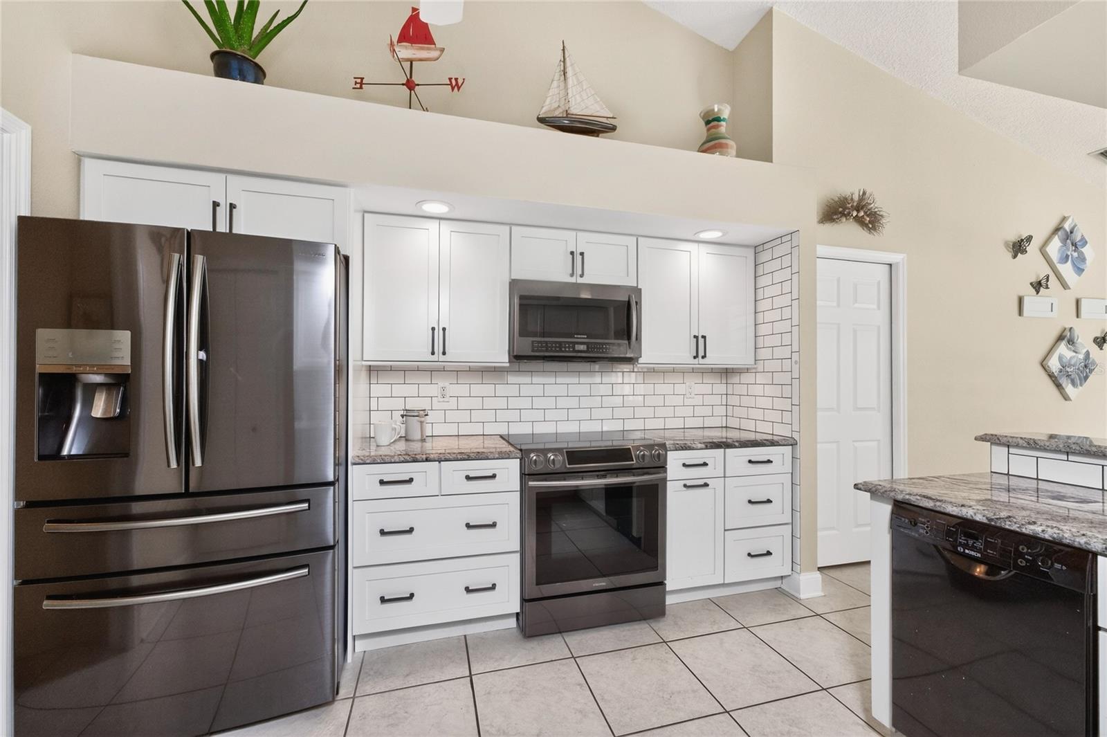 438 BOUNDARY BLVD, ROTONDA WEST, FL, 33947