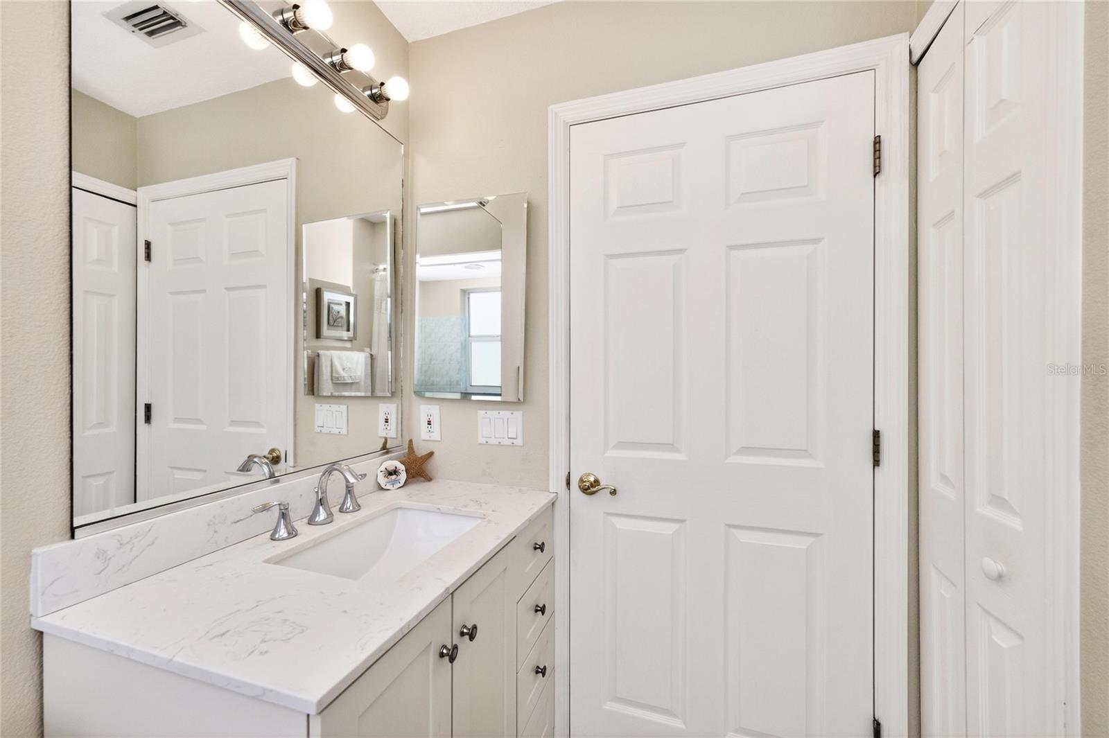 438 BOUNDARY BLVD, ROTONDA WEST, FL, 33947
