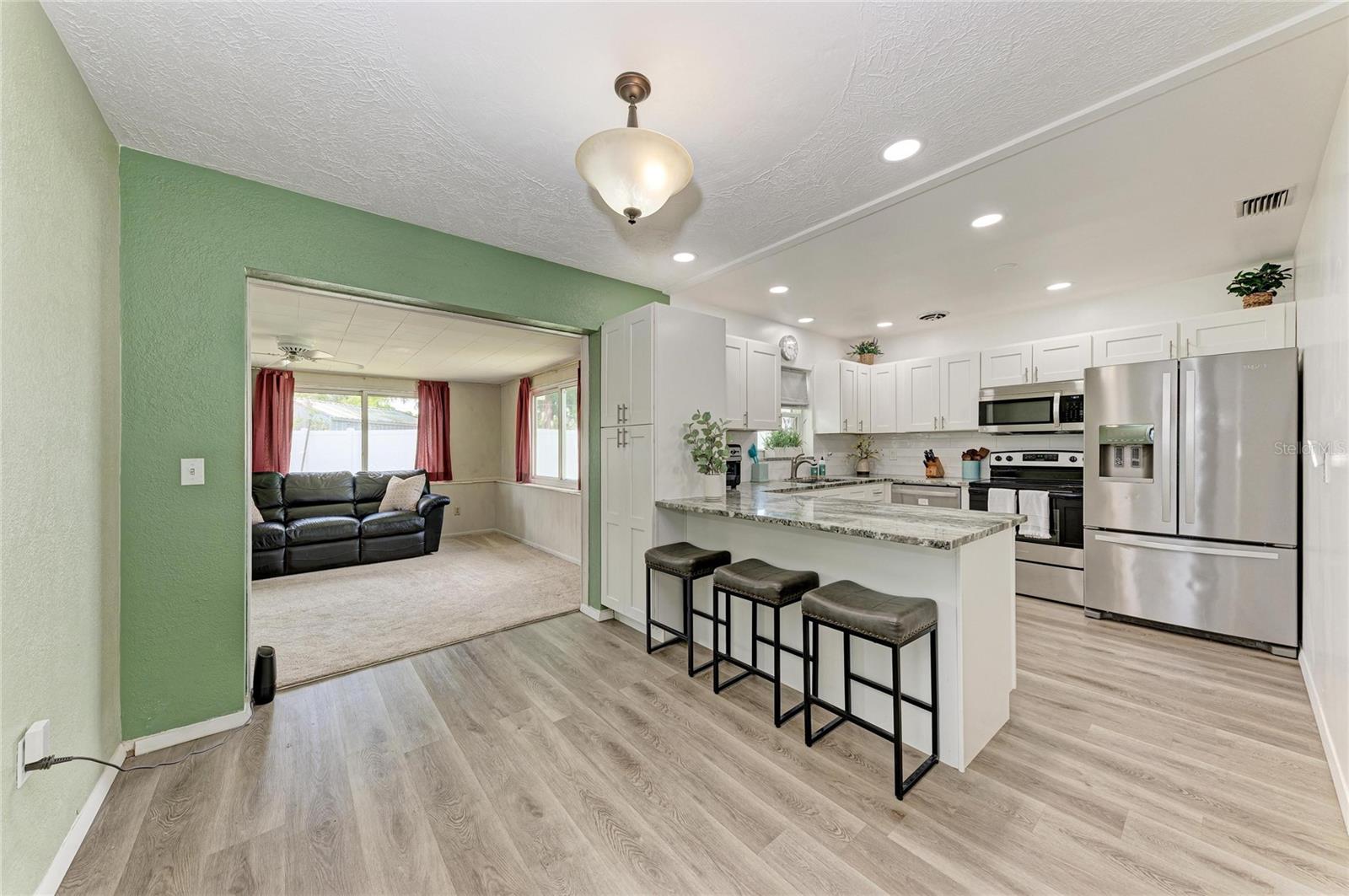 2811 33RD AVE W, BRADENTON, FL, 34205
