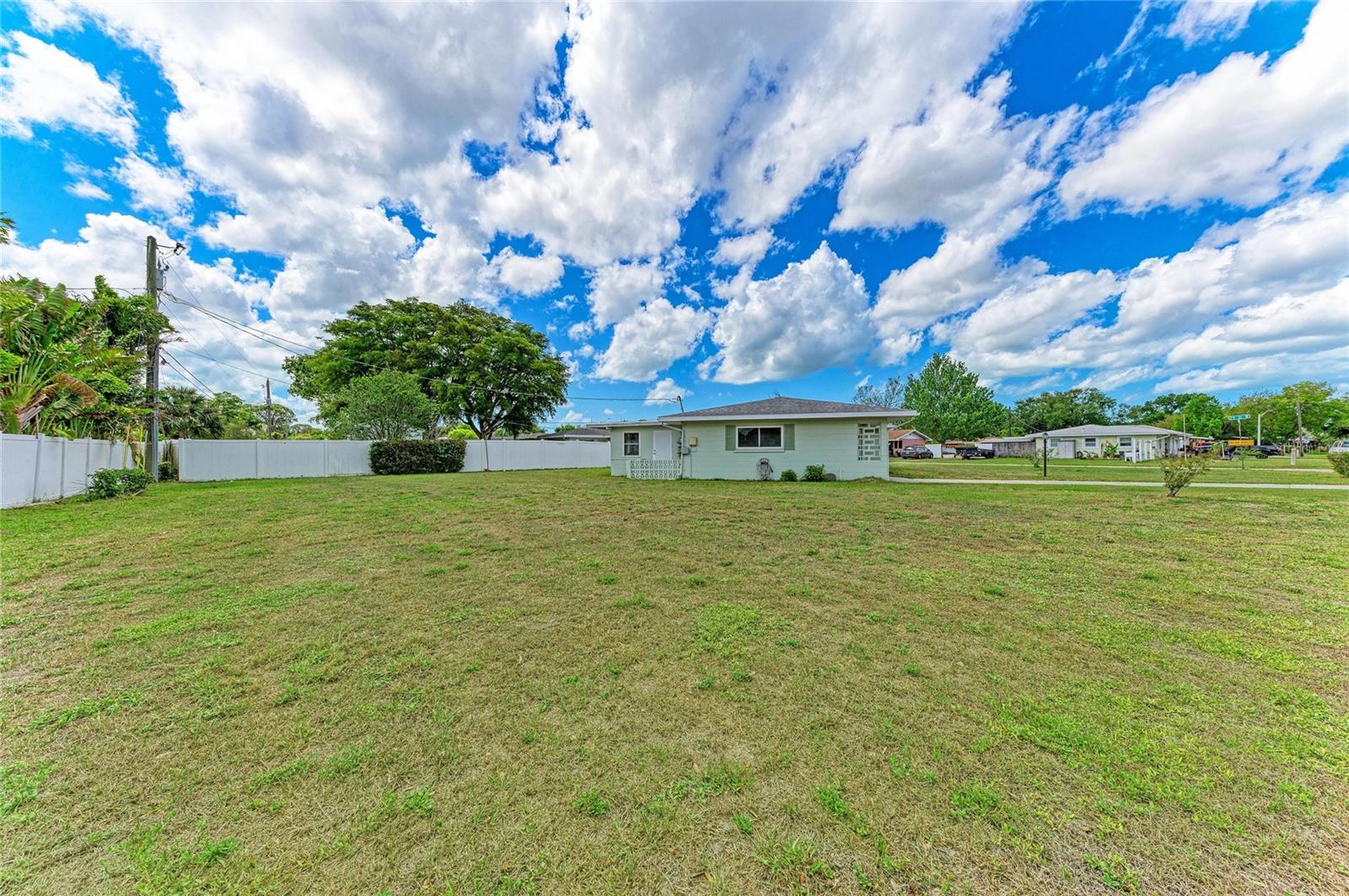 2811 33RD AVE W, BRADENTON, FL, 34205