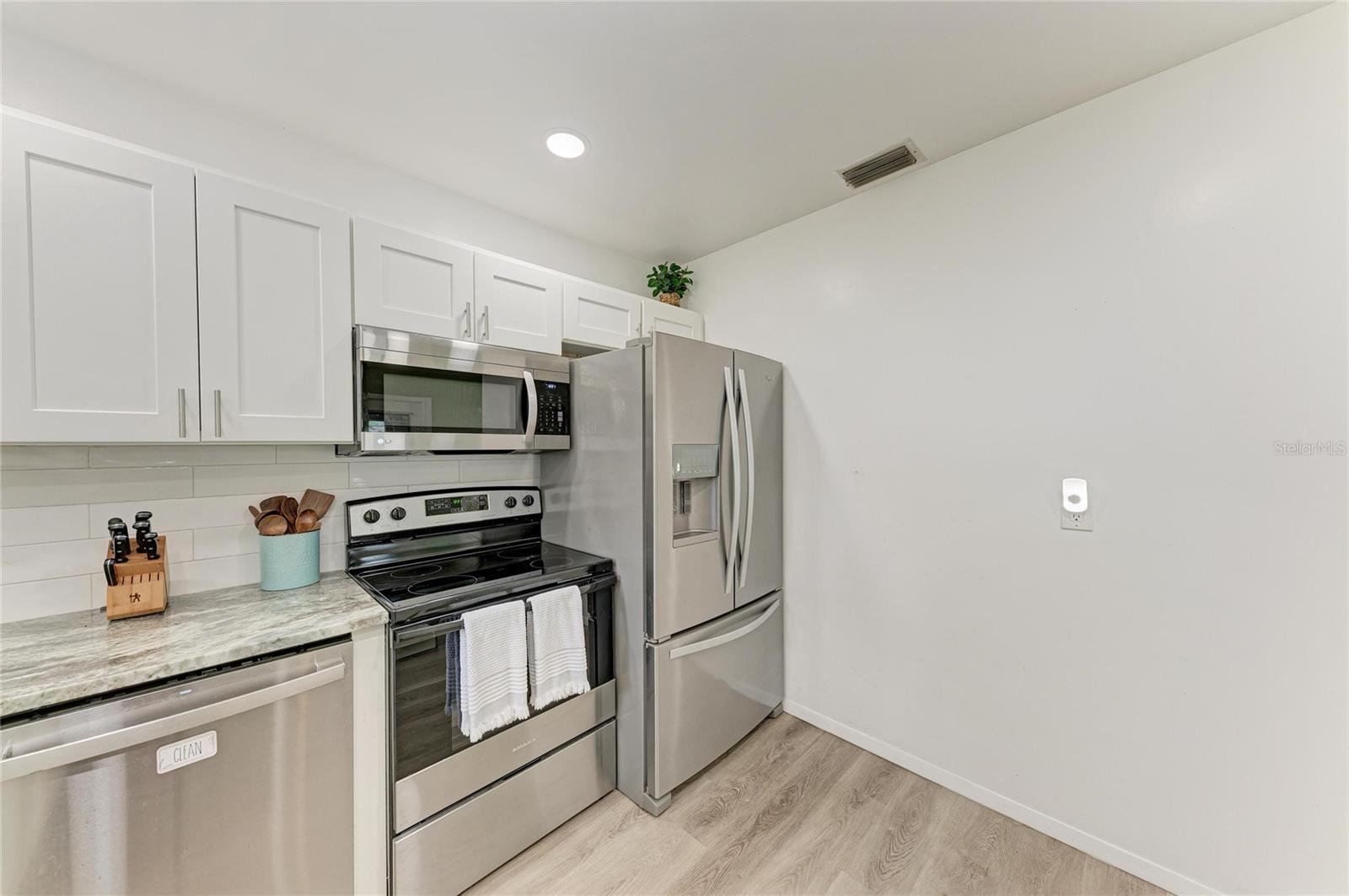 2811 33RD AVE W, BRADENTON, FL, 34205