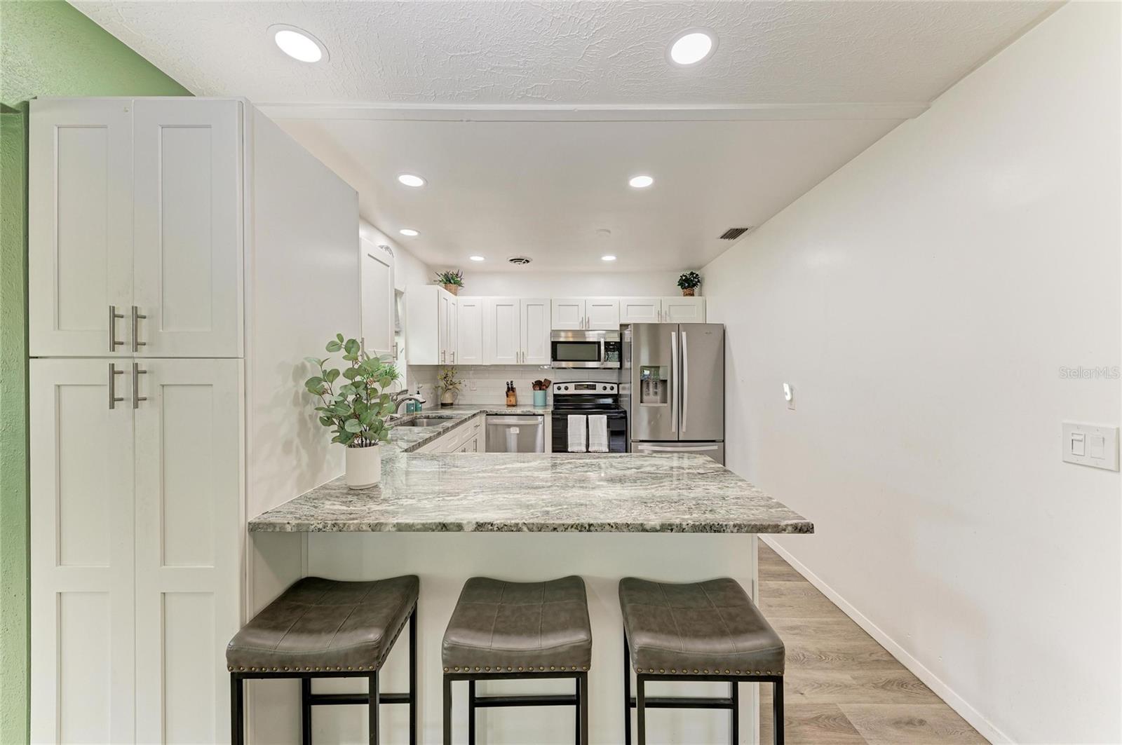 2811 33RD AVE W, BRADENTON, FL, 34205