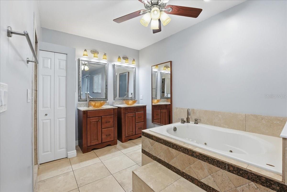 WOODSIDE VILLAGE, ORLANDO, FL, 32817