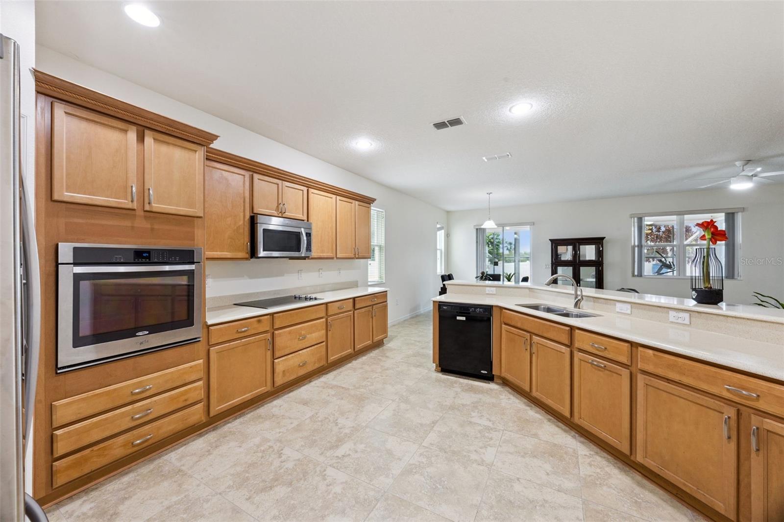 3177 BAYOU LN, TAVARES, FL, 32778