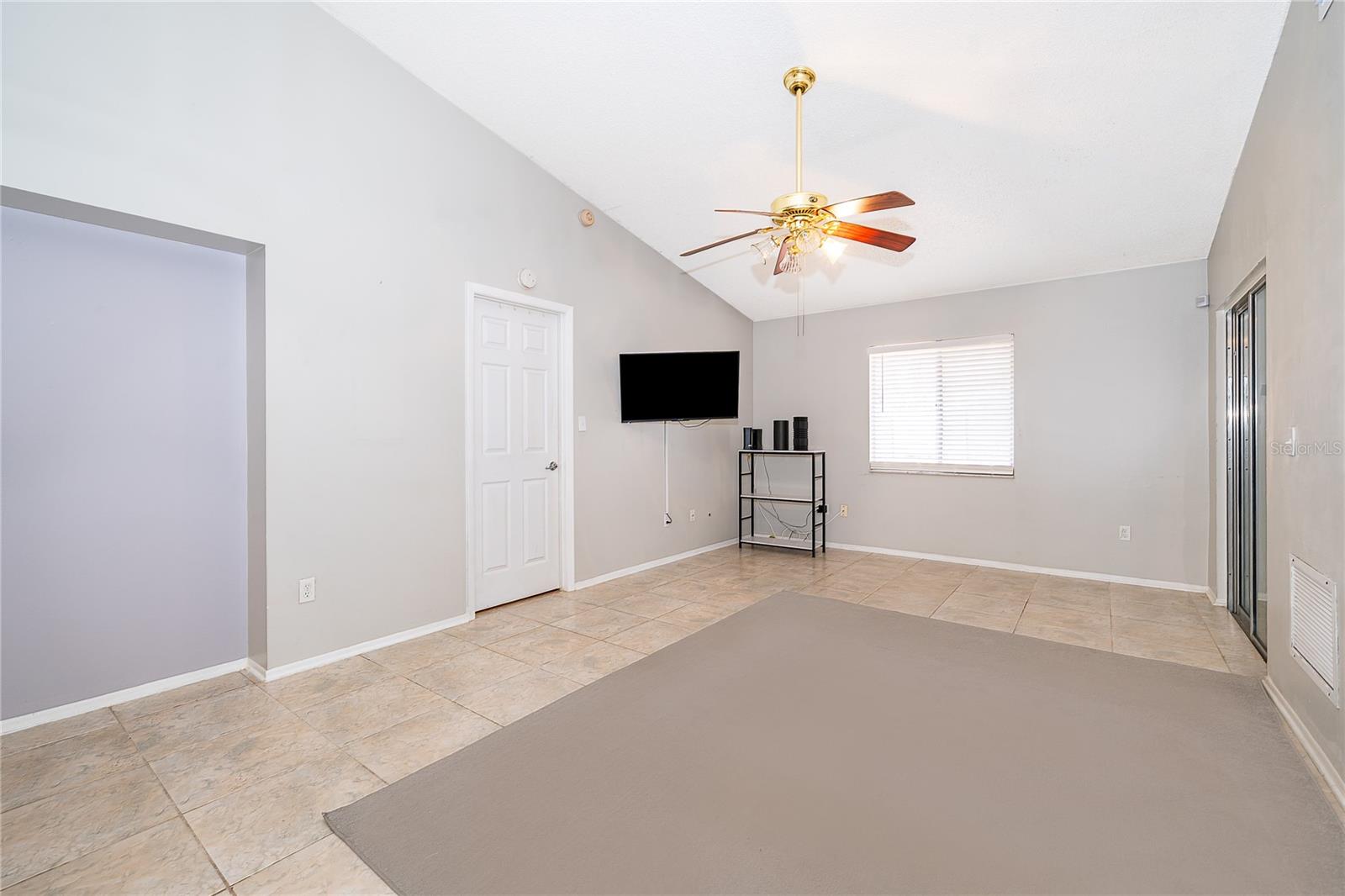 207 LAKE DR, ORLANDO, FL, 32835