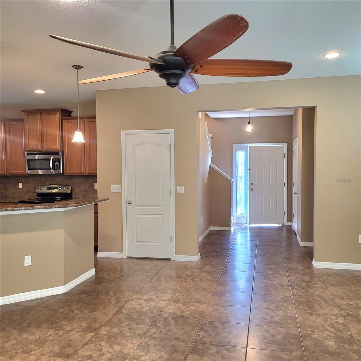 36142 LAGUNA HILLS CIR, ZEPHYRHILLS, FL, 33541