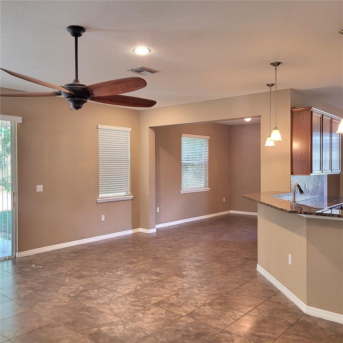 36142 LAGUNA HILLS CIR, ZEPHYRHILLS, FL, 33541