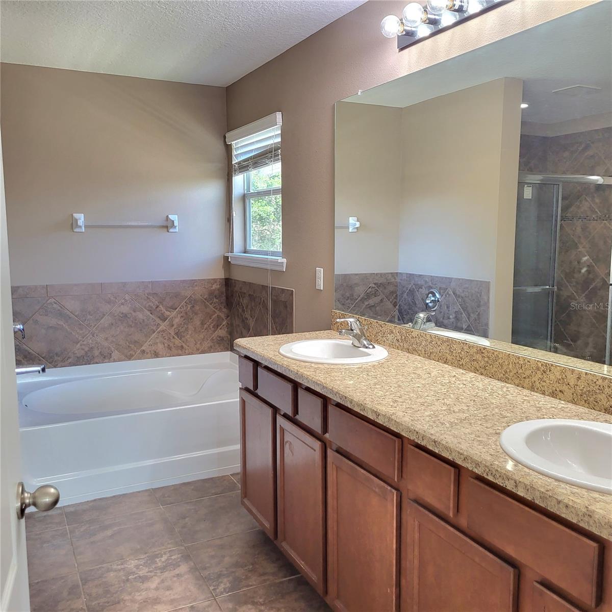 36142 LAGUNA HILLS CIR, ZEPHYRHILLS, FL, 33541