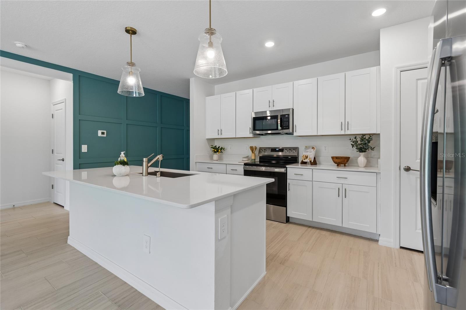 10065 GENTLE RAIN DR, LAND O LAKES, FL, 34638