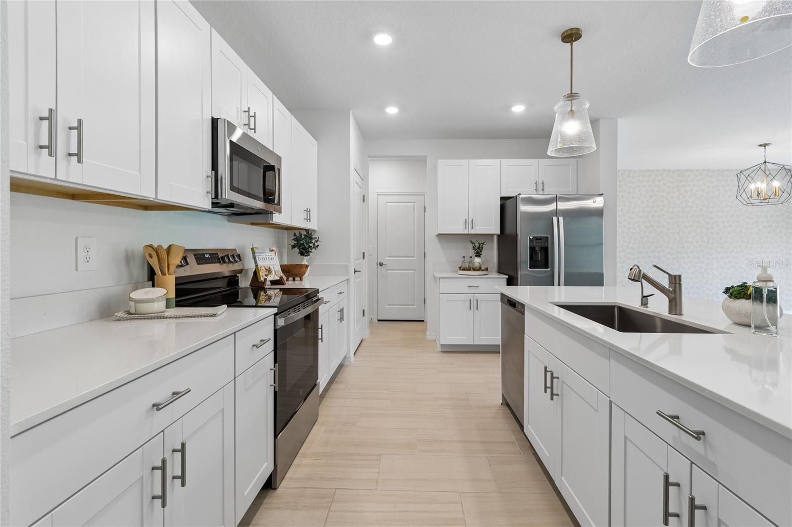 10065 GENTLE RAIN DR, LAND O LAKES, FL, 34638