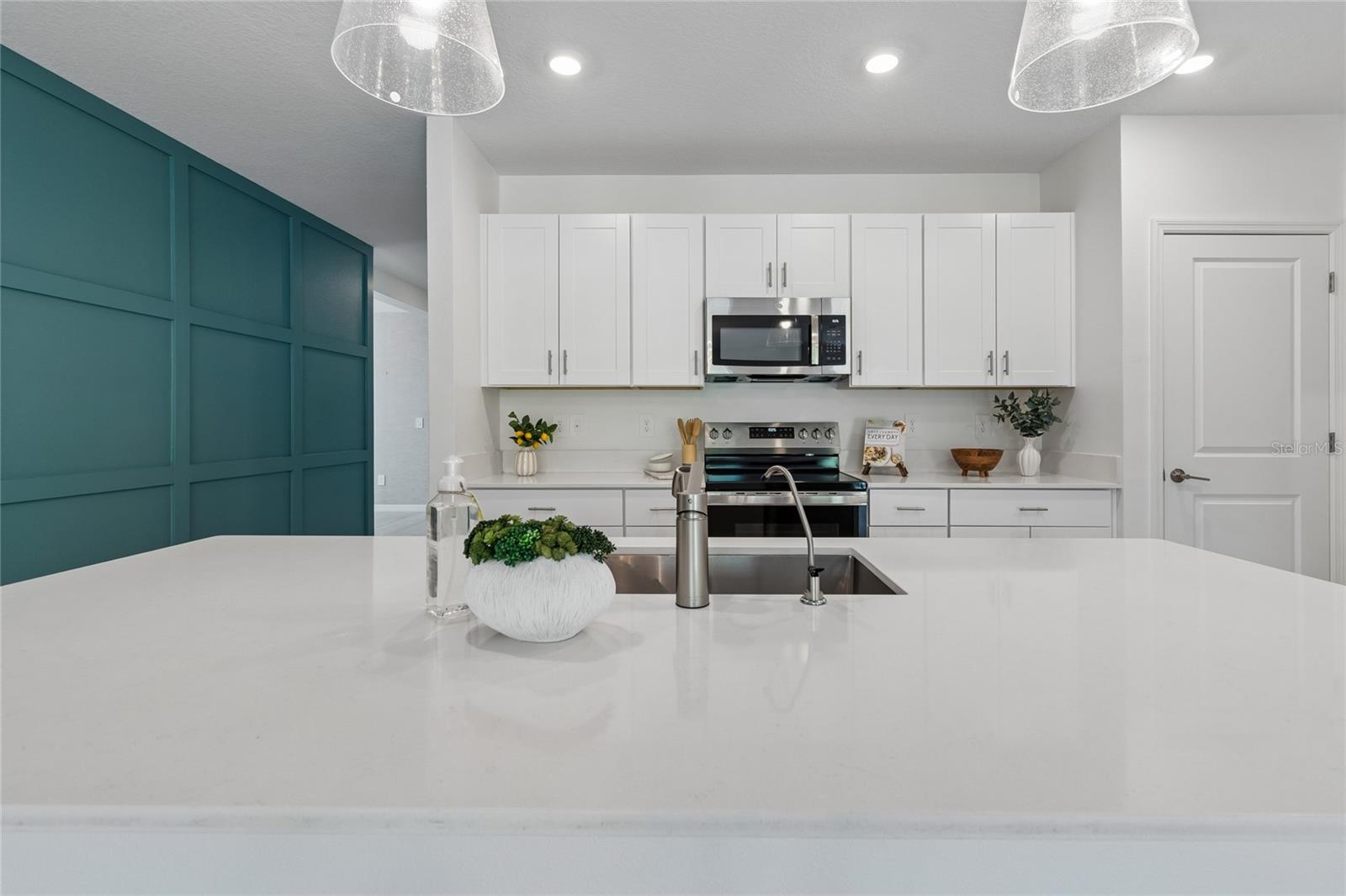 10065 GENTLE RAIN DR, LAND O LAKES, FL, 34638