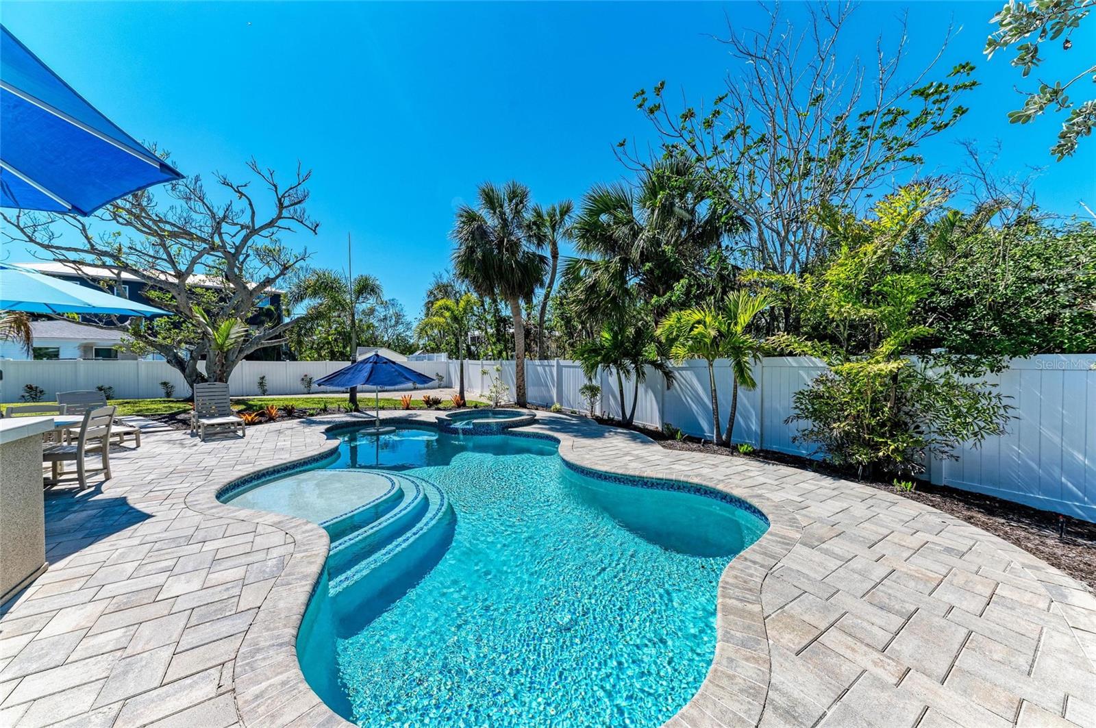 165 CRESCENT DR, ANNA MARIA, FL, 34216