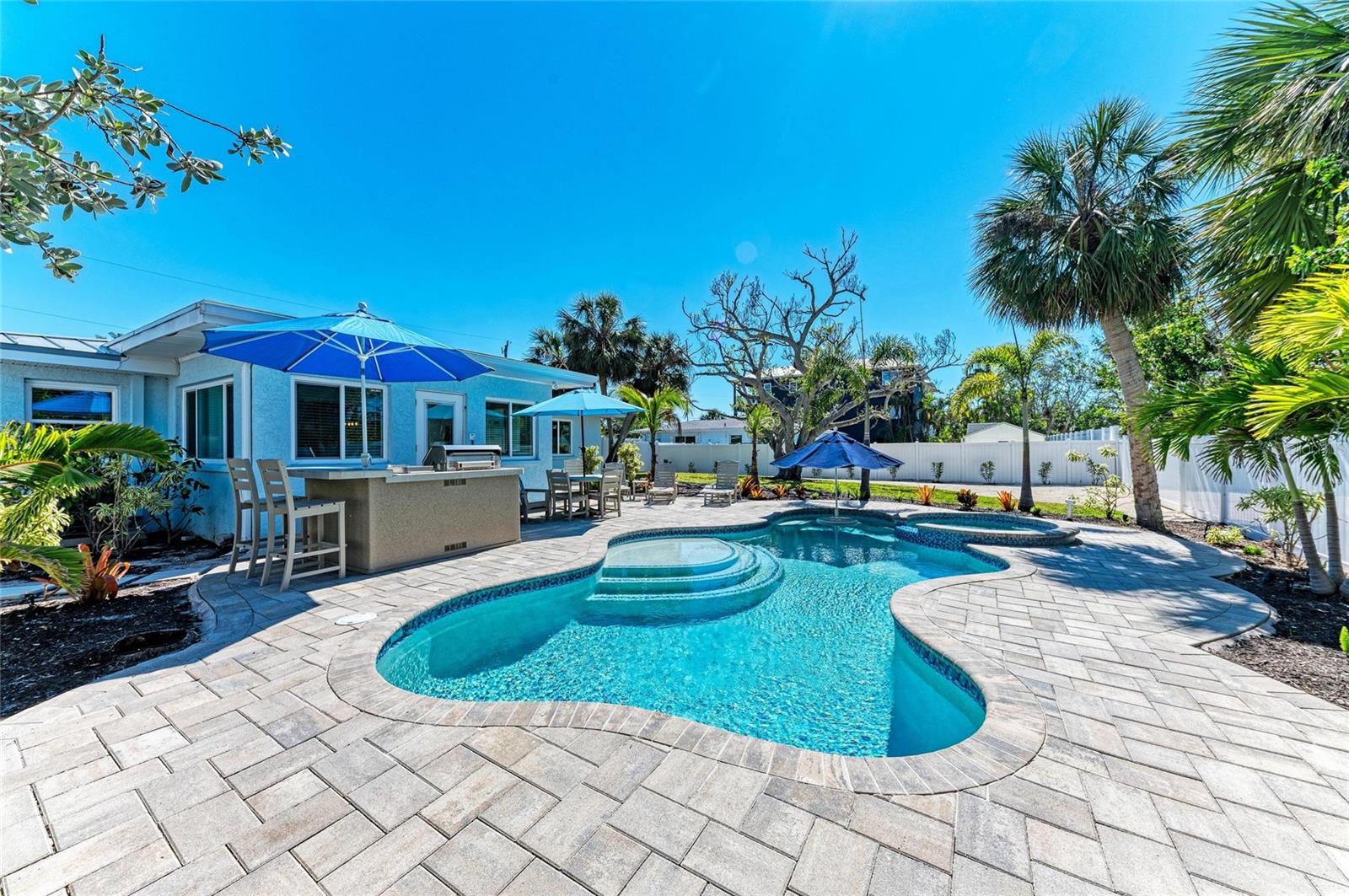 165 CRESCENT DR, ANNA MARIA, FL, 34216
