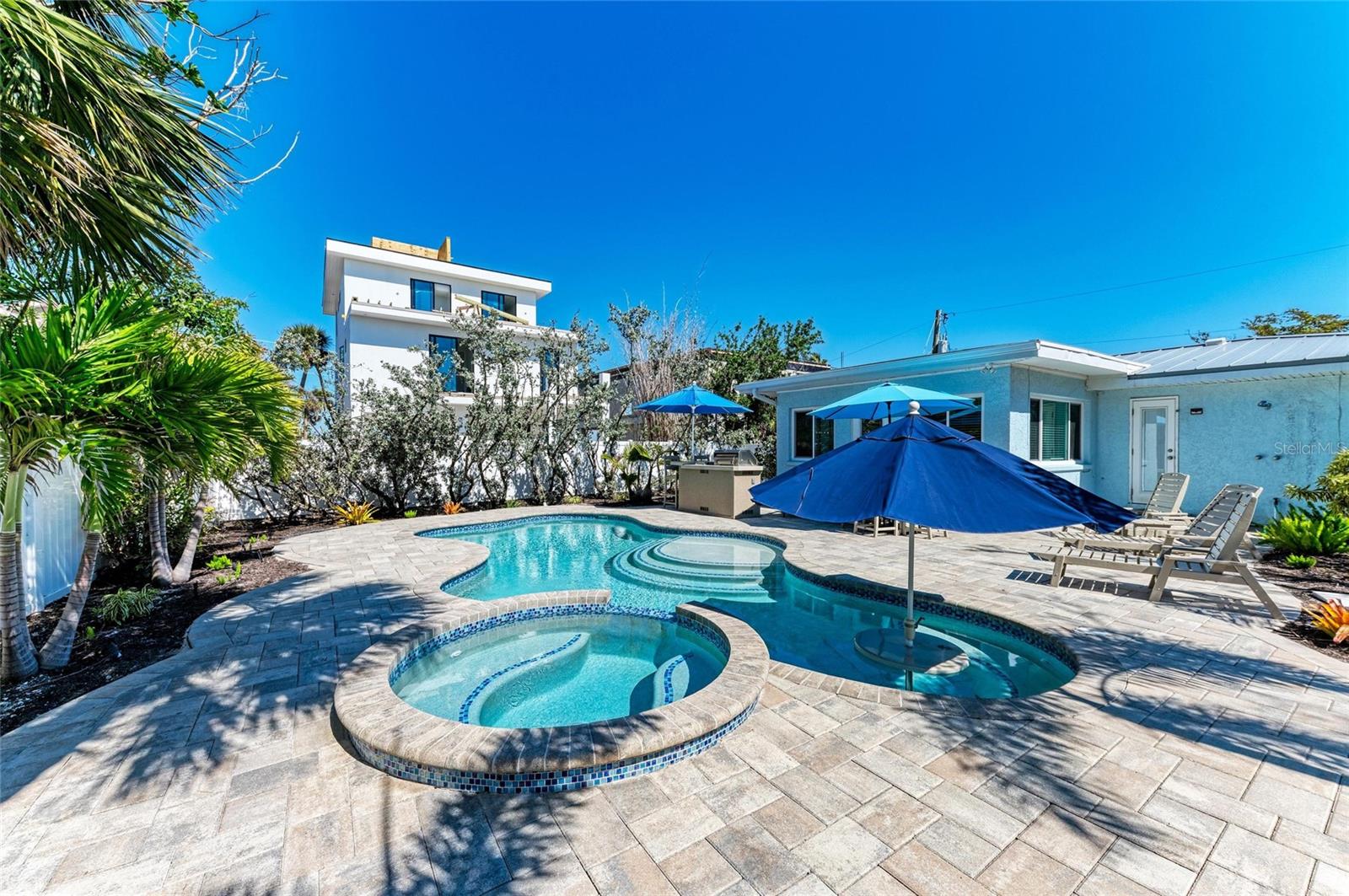 165 CRESCENT DR, ANNA MARIA, FL, 34216