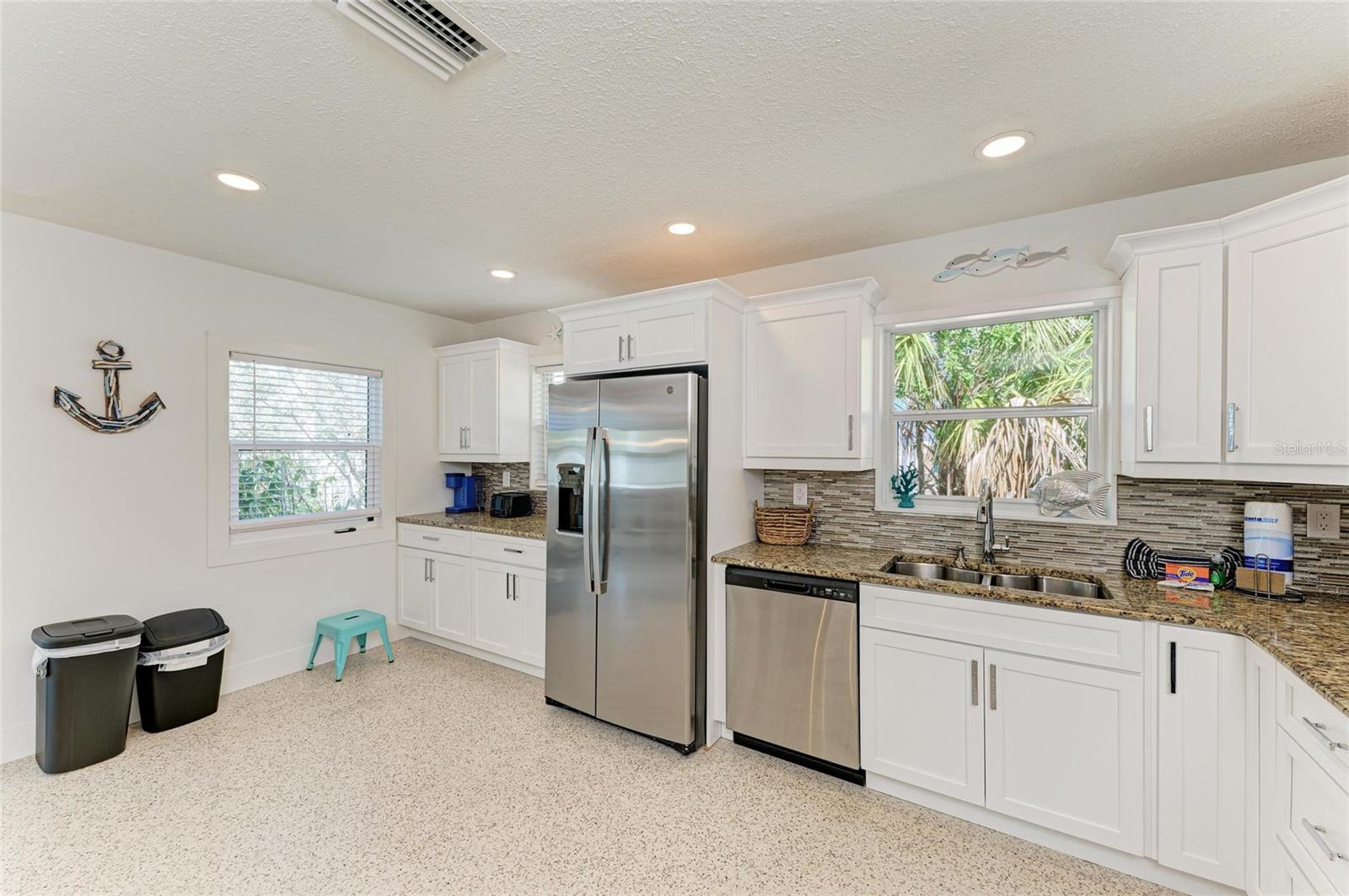 165 CRESCENT DR, ANNA MARIA, FL, 34216