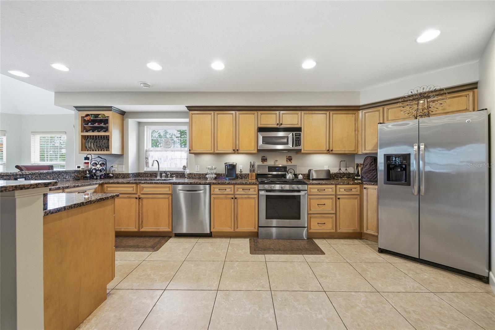 32640 BLUEBERRY HILL WAY, DADE CITY, FL, 33523