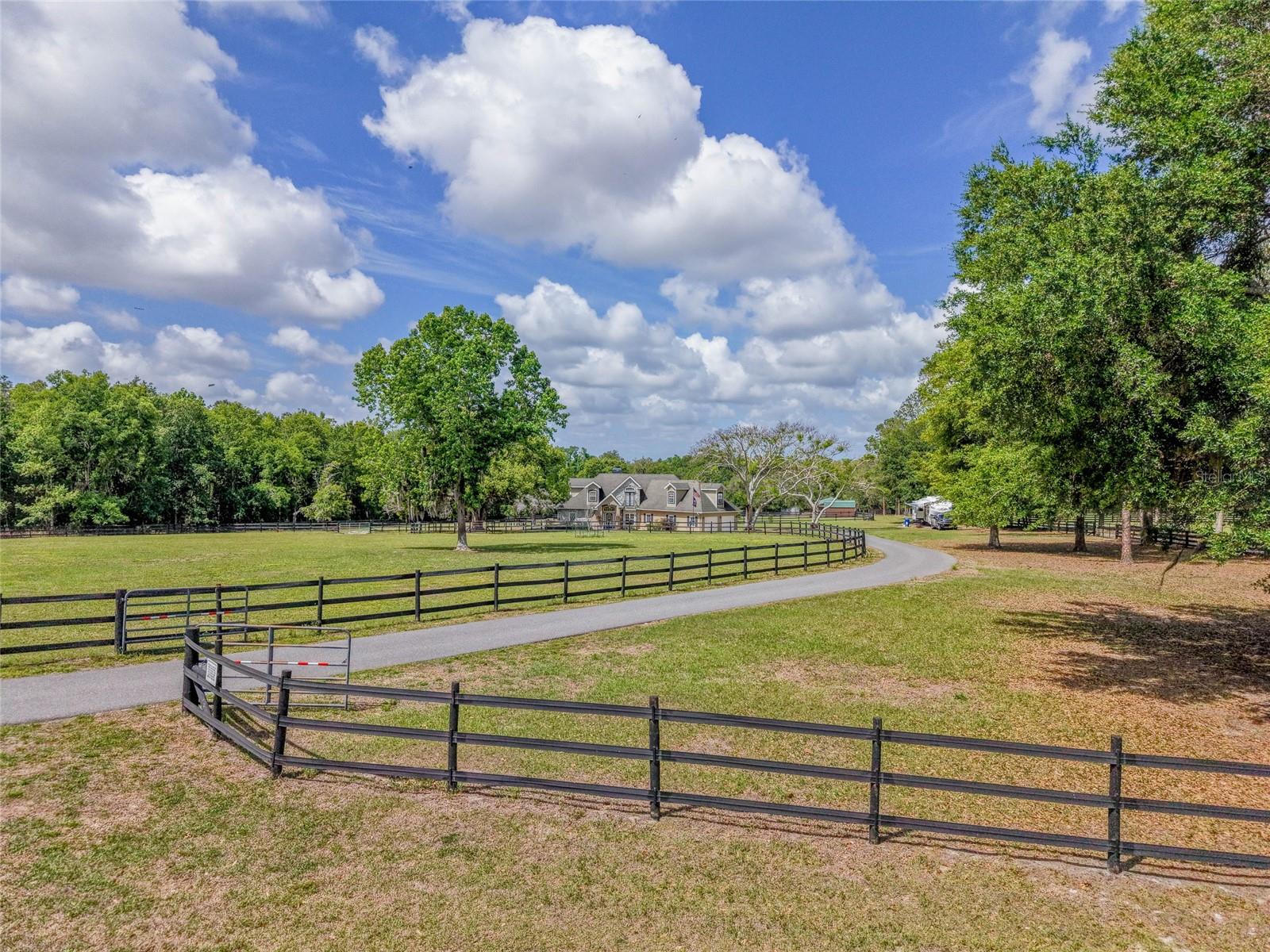 32640 BLUEBERRY HILL WAY, DADE CITY, FL, 33523