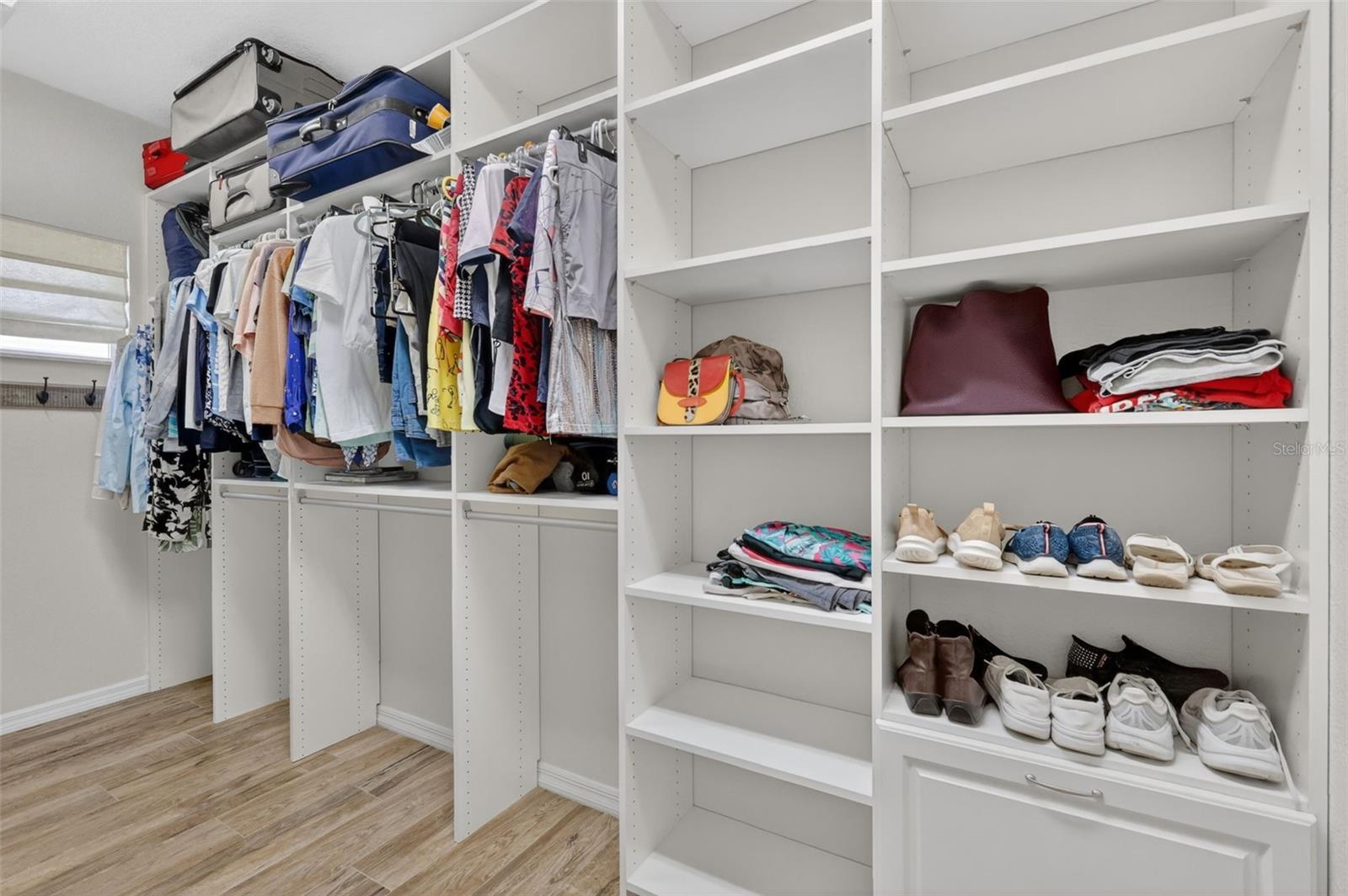 1880 EDGEWATER DR, MOUNT DORA, FL, 32757