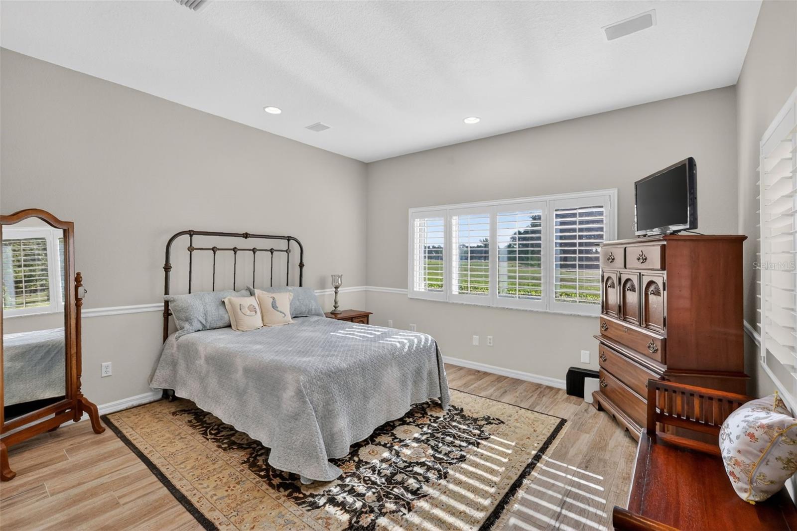 1880 EDGEWATER DR, MOUNT DORA, FL, 32757