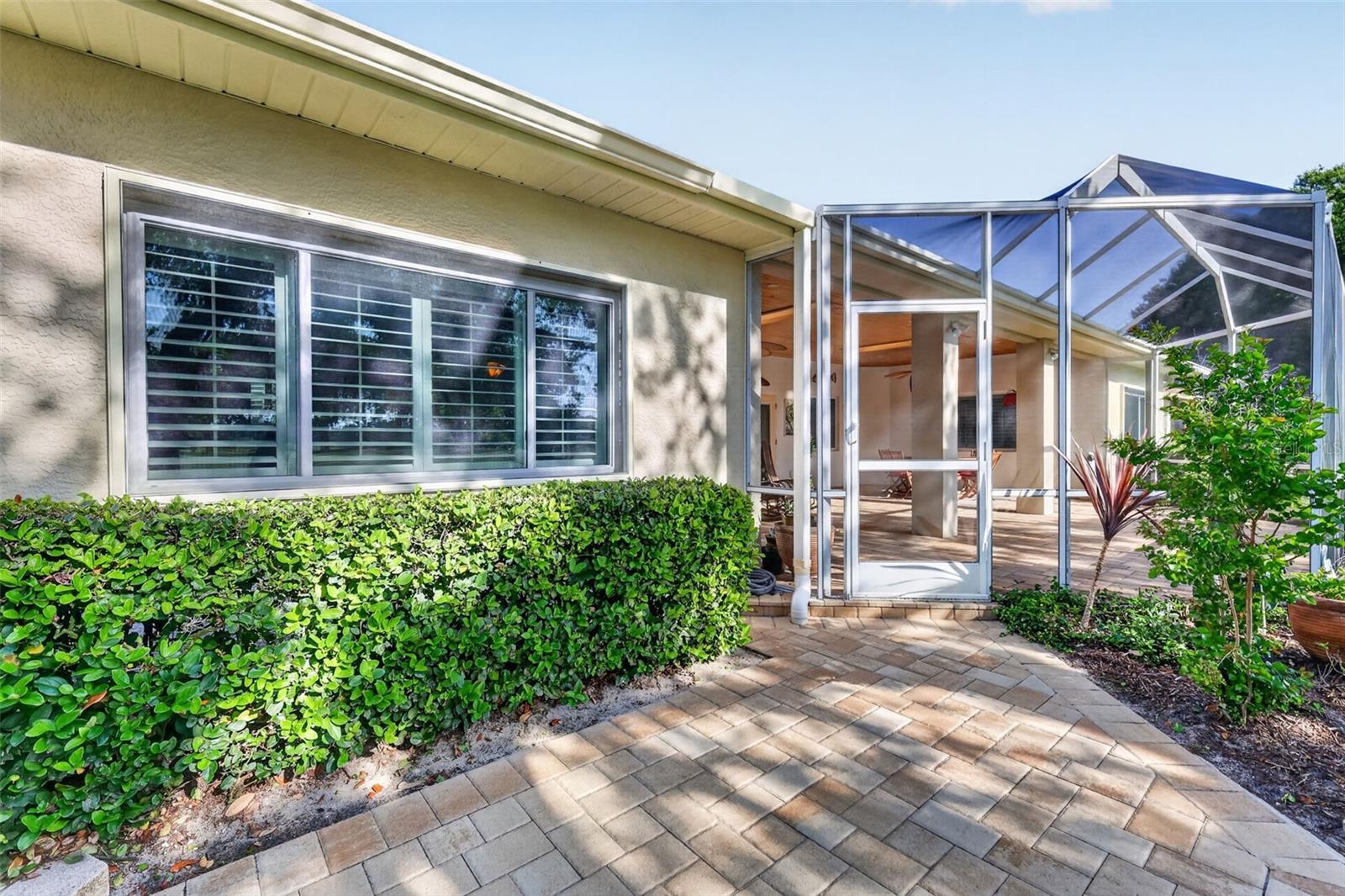 1880 EDGEWATER DR, MOUNT DORA, FL, 32757