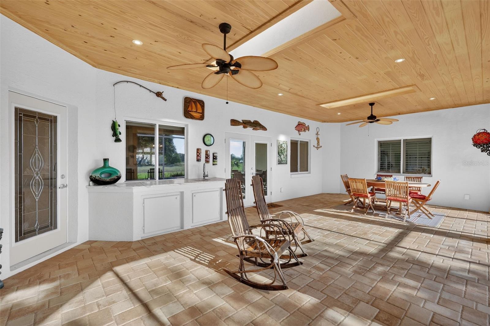 1880 EDGEWATER DR, MOUNT DORA, FL, 32757