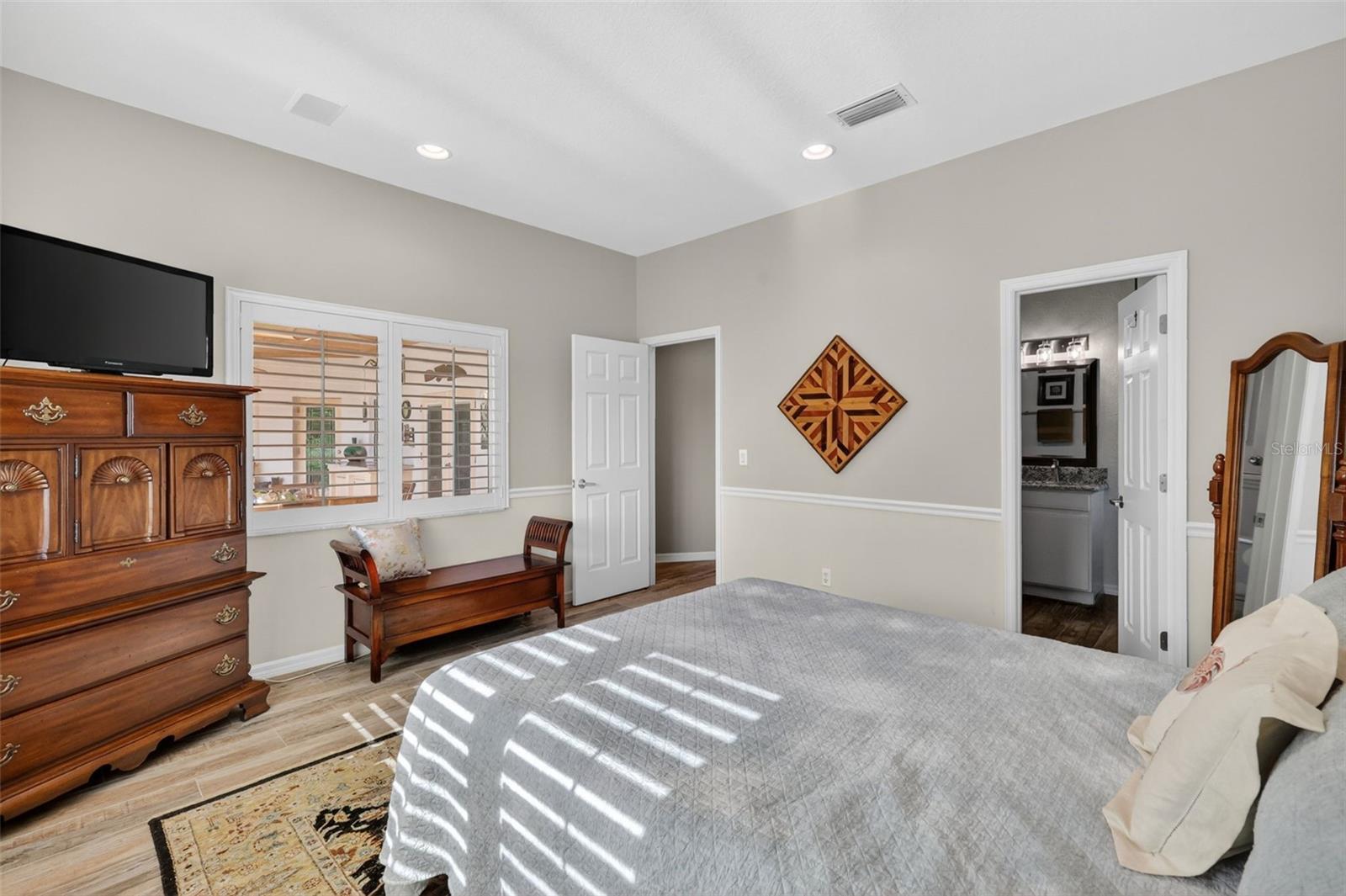 1880 EDGEWATER DR, MOUNT DORA, FL, 32757