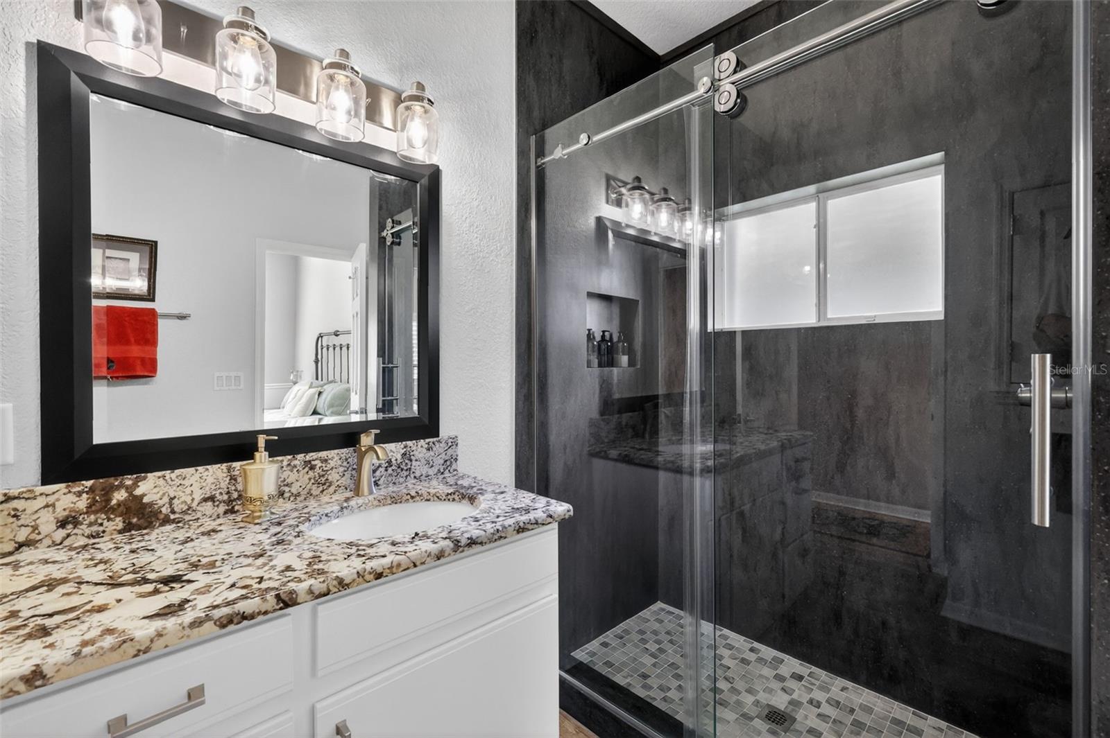 1880 EDGEWATER DR, MOUNT DORA, FL, 32757