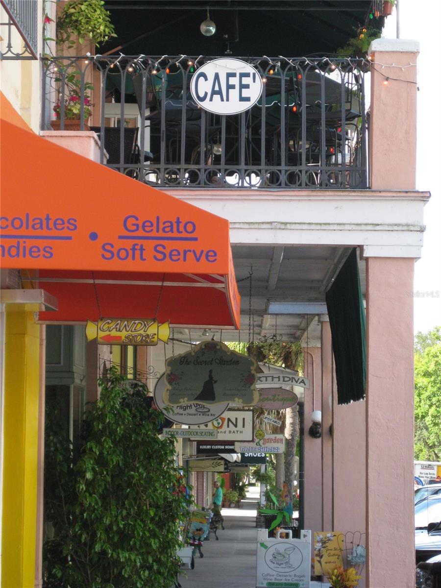 1880 EDGEWATER DR, MOUNT DORA, FL, 32757