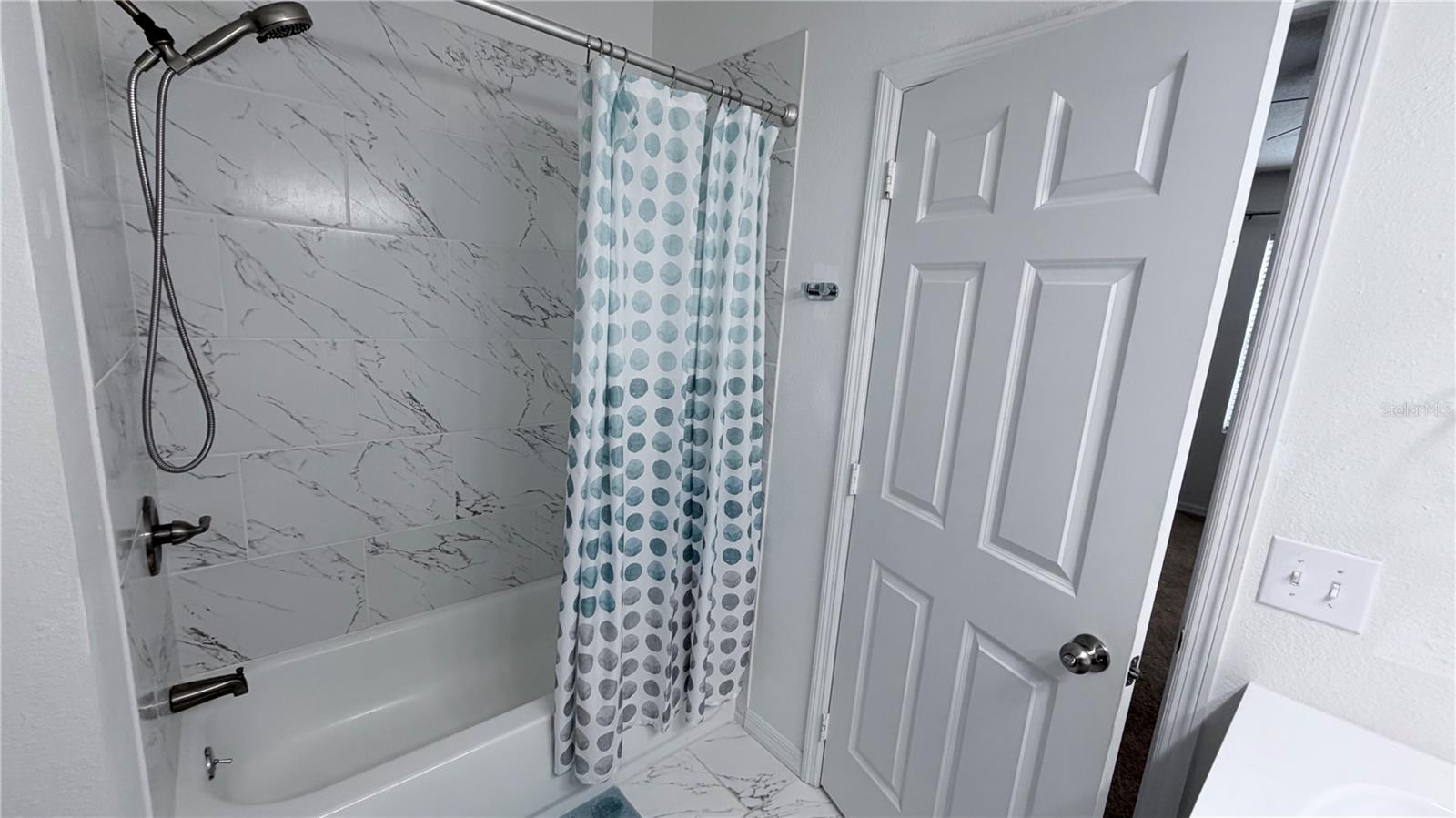 456 KNOLLWOOD DR, DAVENPORT, FL, 33837