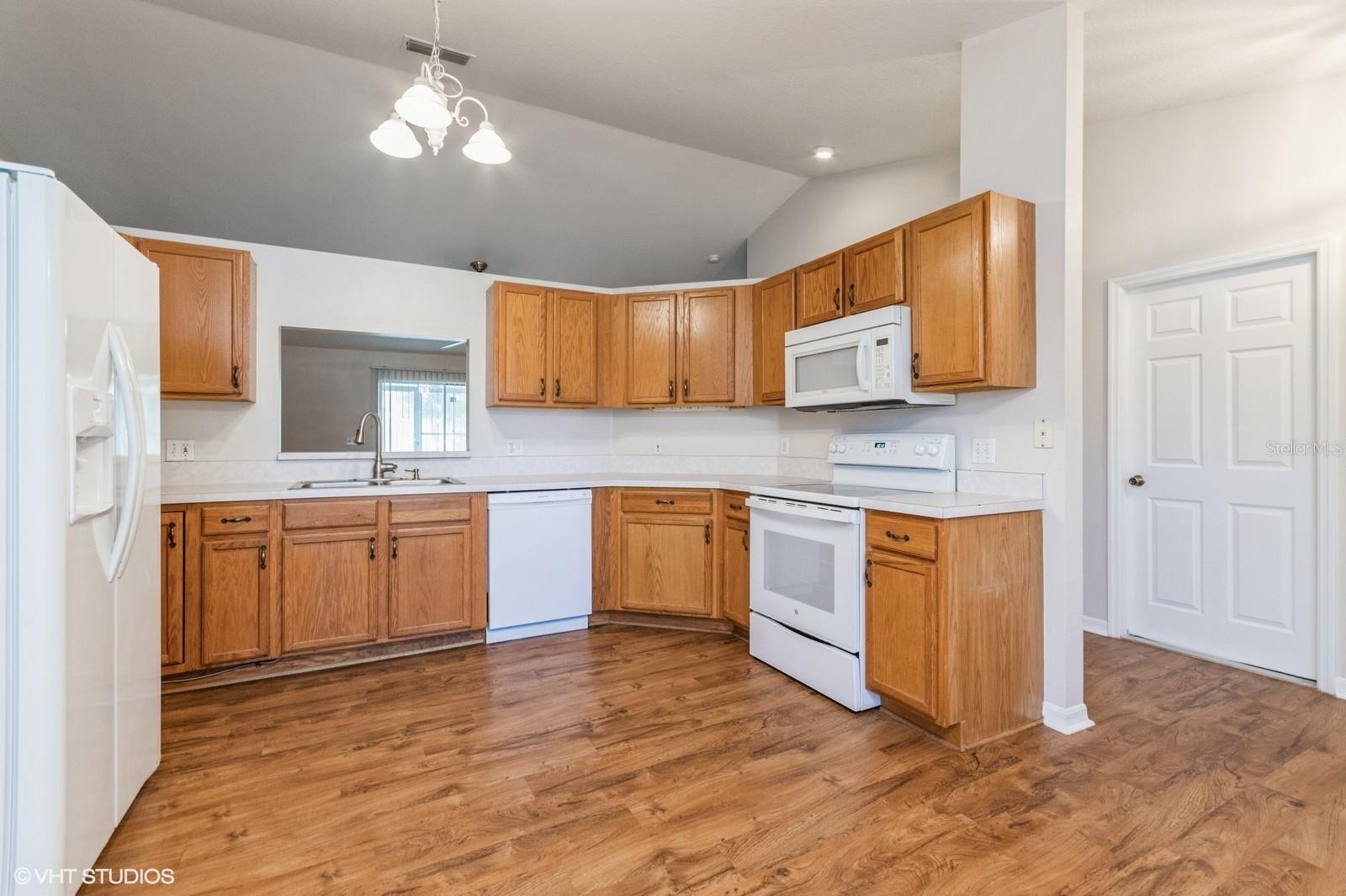 694 PARK VALLEY CIR, MINNEOLA, FL, 34715