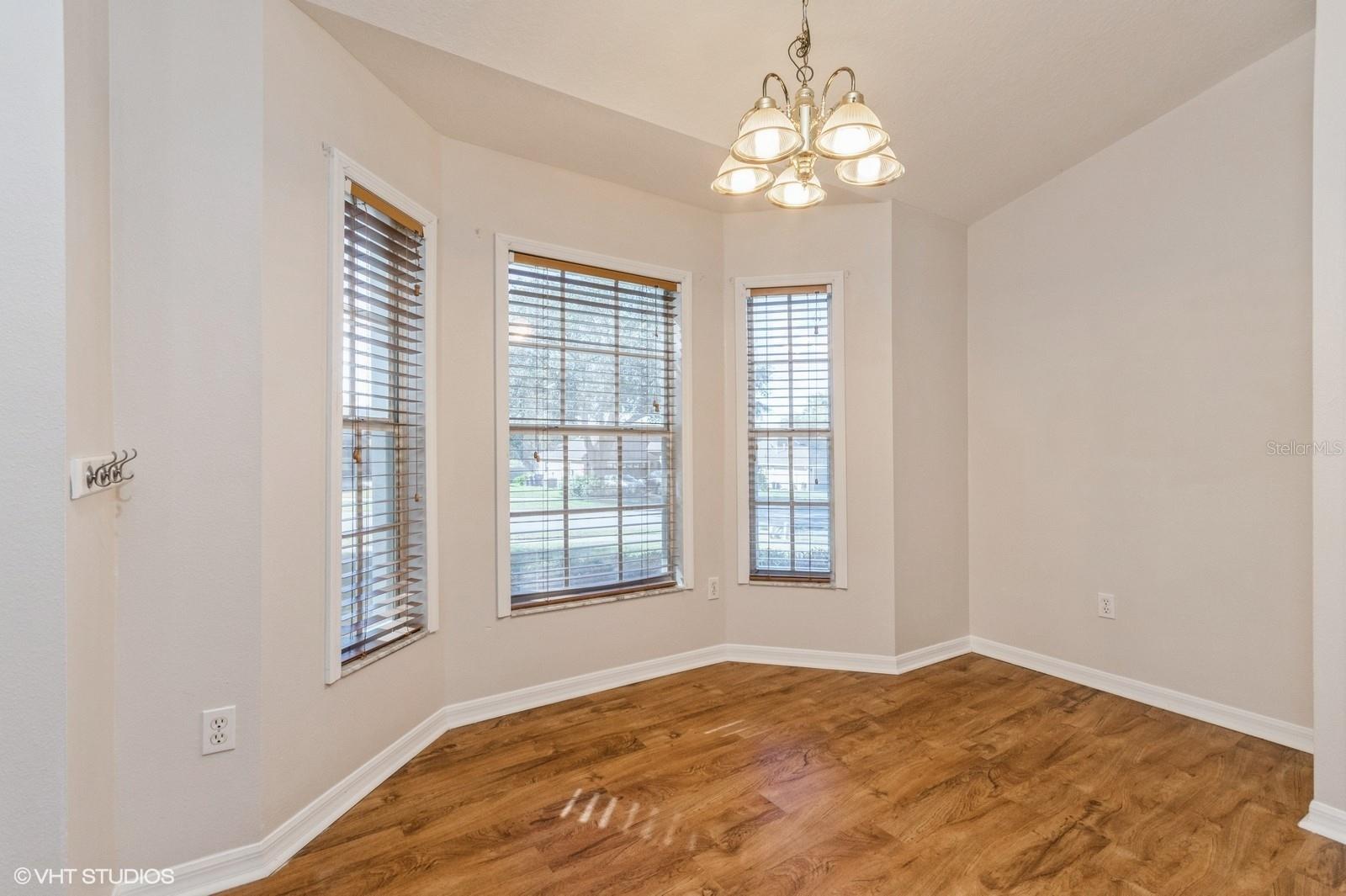 694 PARK VALLEY CIR, MINNEOLA, FL, 34715