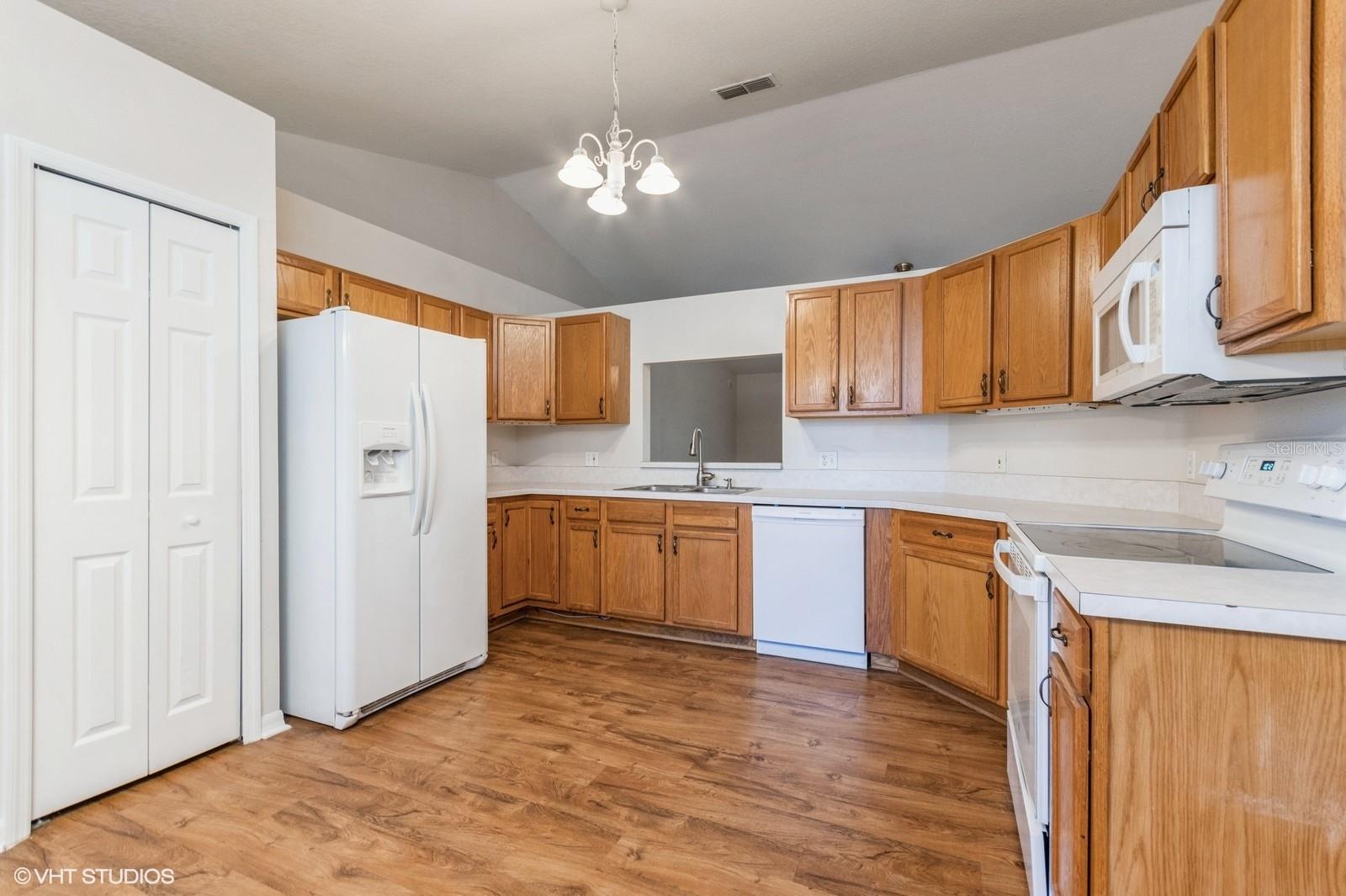 694 PARK VALLEY CIR, MINNEOLA, FL, 34715